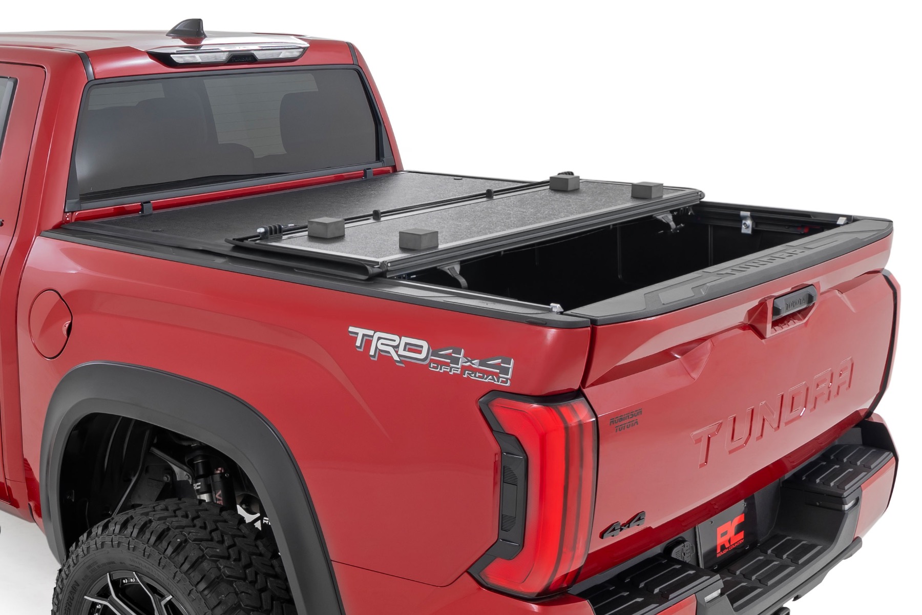 Hard Low Profile Bed Cover | 5'7" Bed | Cargo Mgmt | Toyota Tundra (22-26) — view 5