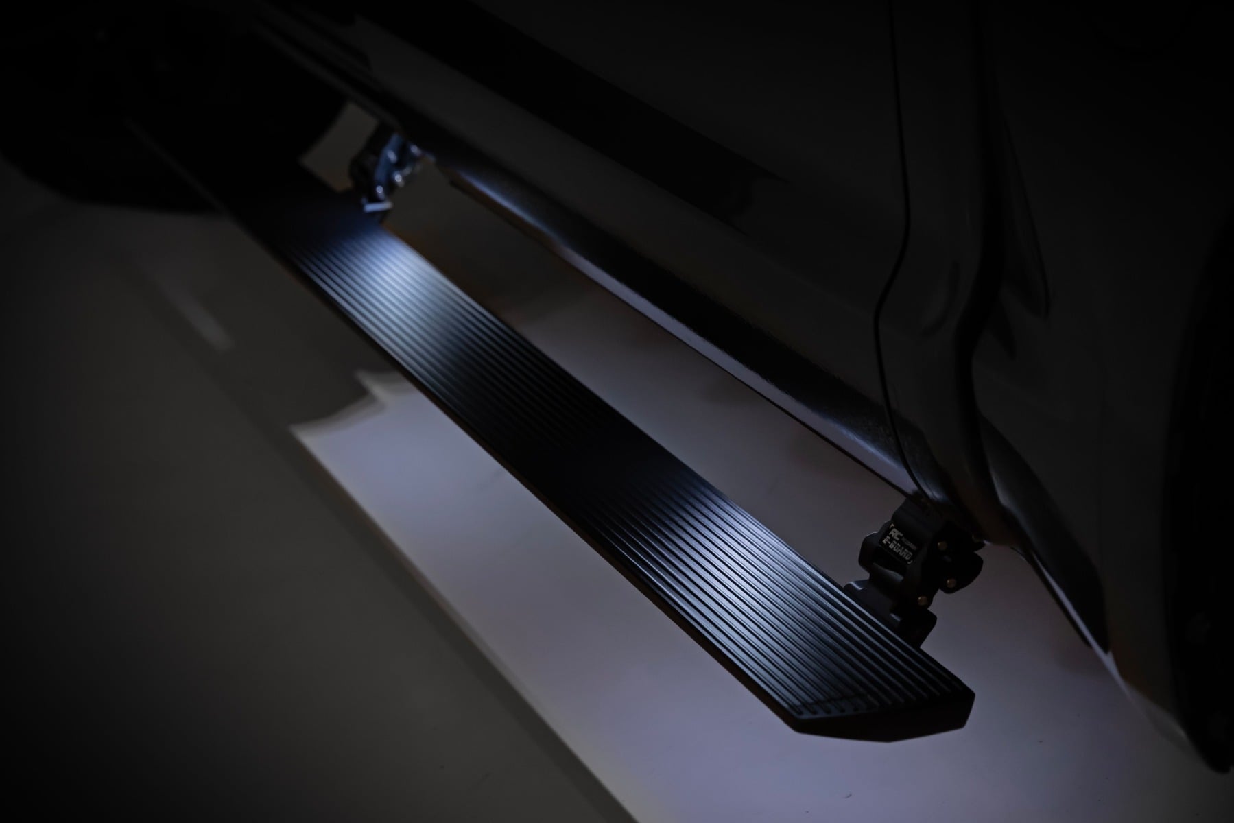 Power Running Boards | Dual Electric Motor | Ford F-150/Lightning/F-250/F-350/Raptor (15-26) view 4