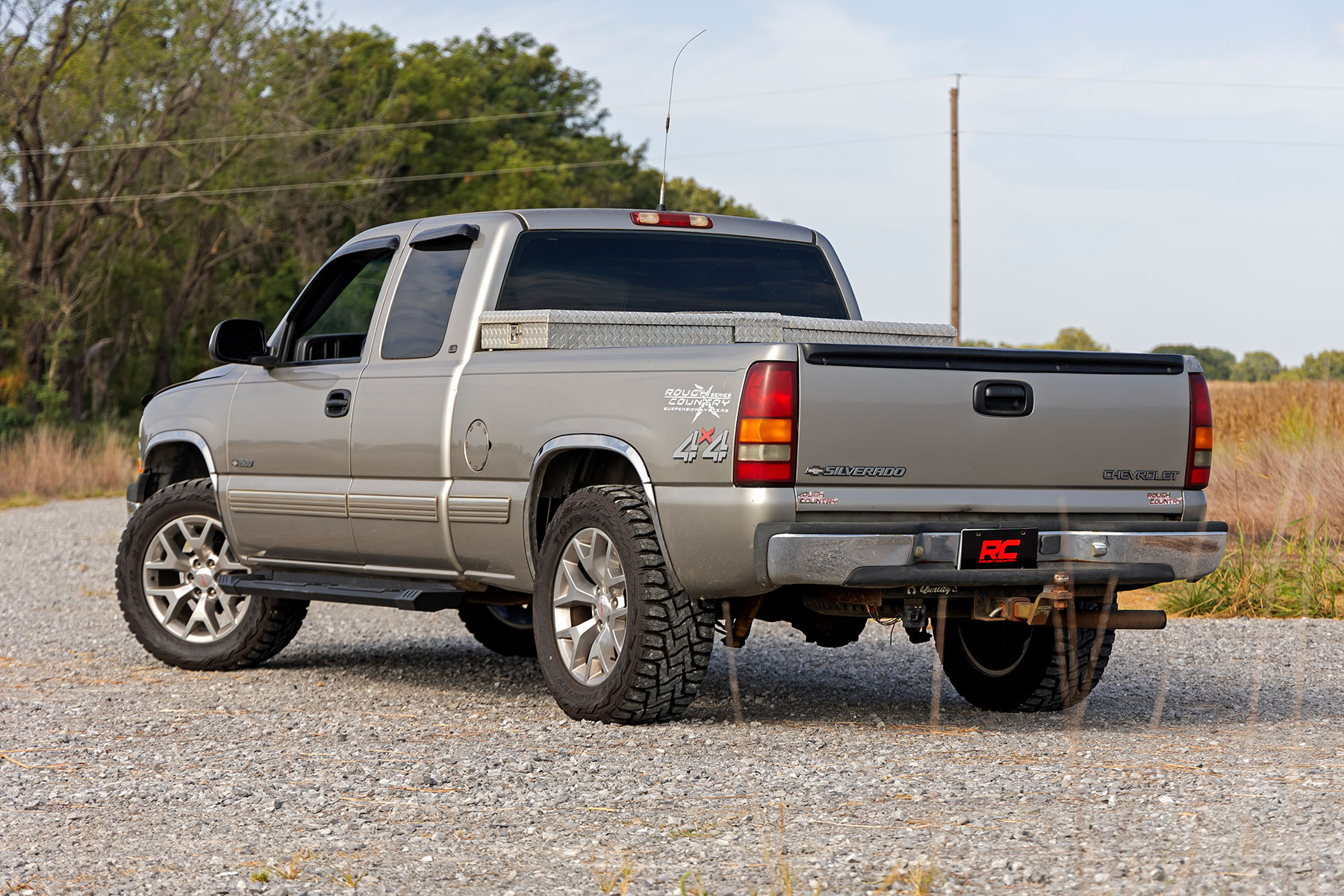 HD2 Aluminum Running Boards | Ext Cab | Chevy/GMC 1500/2500HD (99-06 & Classic) — view 5