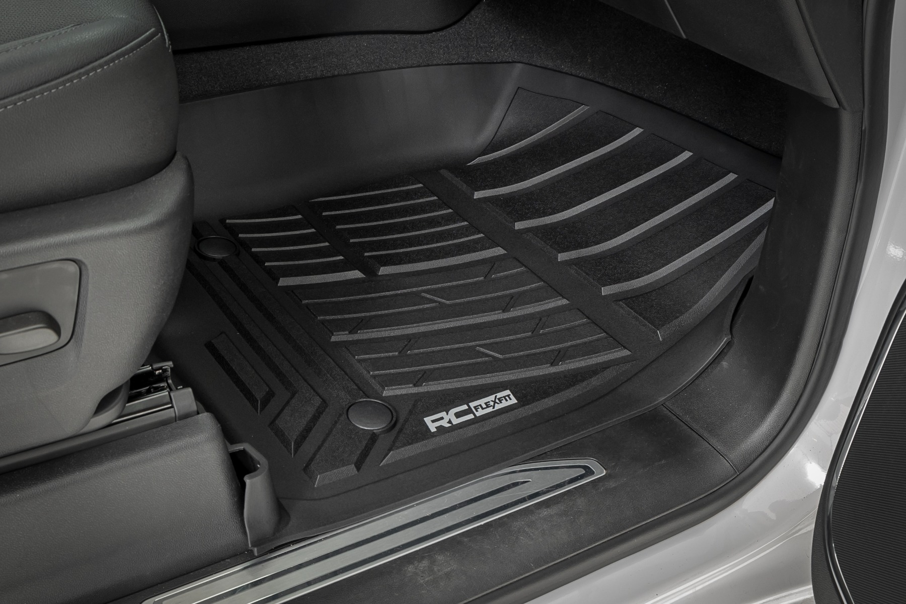 Flex-Fit Floor Mats | FR & RR | FR Bucket | Crew | Chevy/GMC 1500/2500HD/3500HD (19-26) — view 4