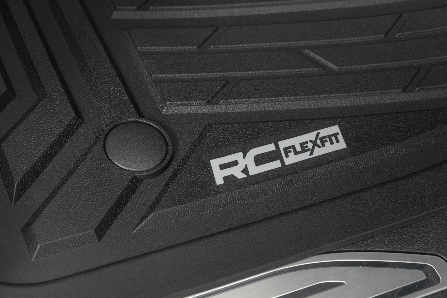 Flex-Fit Floor Mats | FR & RR | FR Bucket | Crew | Chevy/GMC 1500/2500HD/3500HD (19-26) — view 5