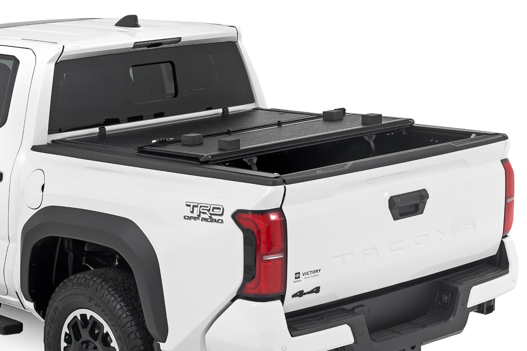 Hard Low Profile Bed Cover | 5' Bed | Toyota Tacoma 2WD/4WD (2024-2026) — view 2