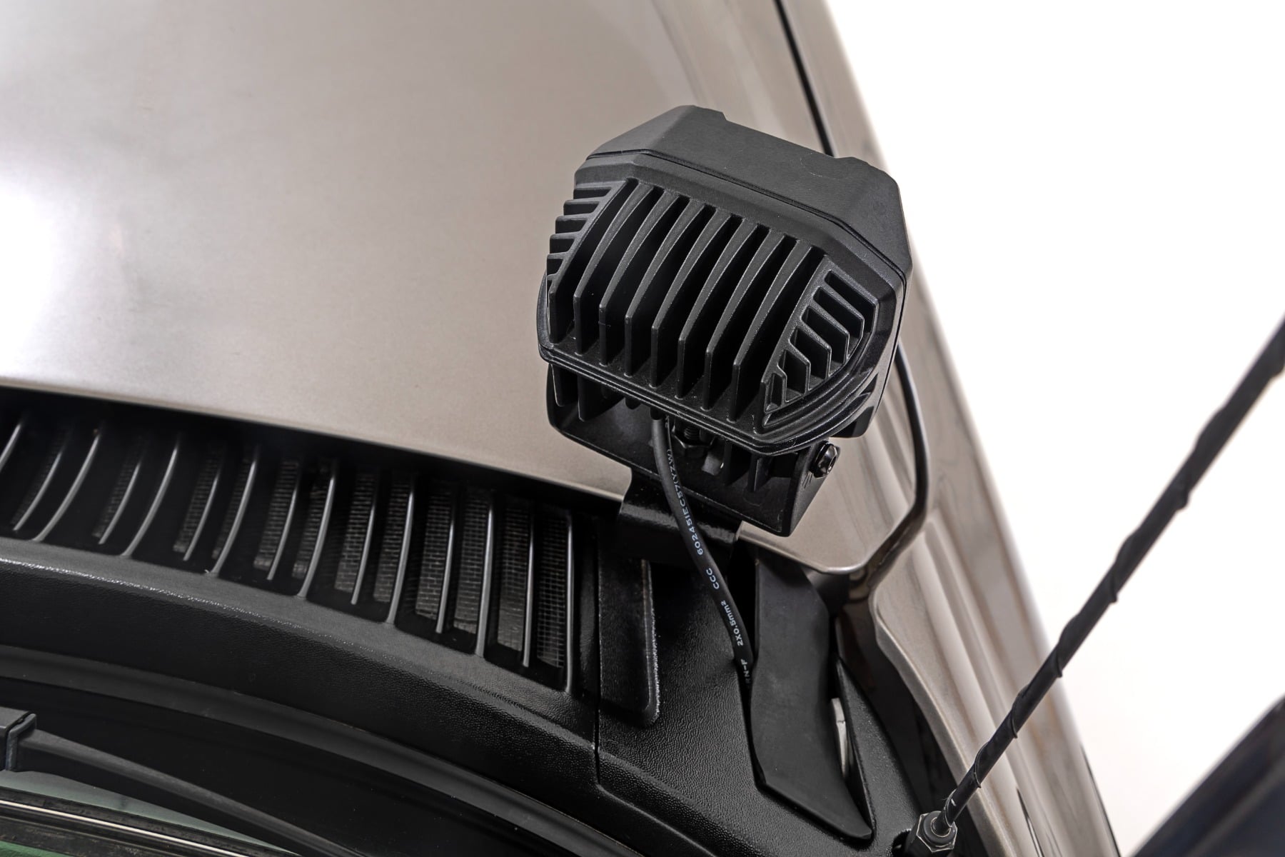 LED Light Kit | Ditch Mount | Black Series Round | 3.5 Inch | Amber DRL | Chevy 1500 (99-06) view 5