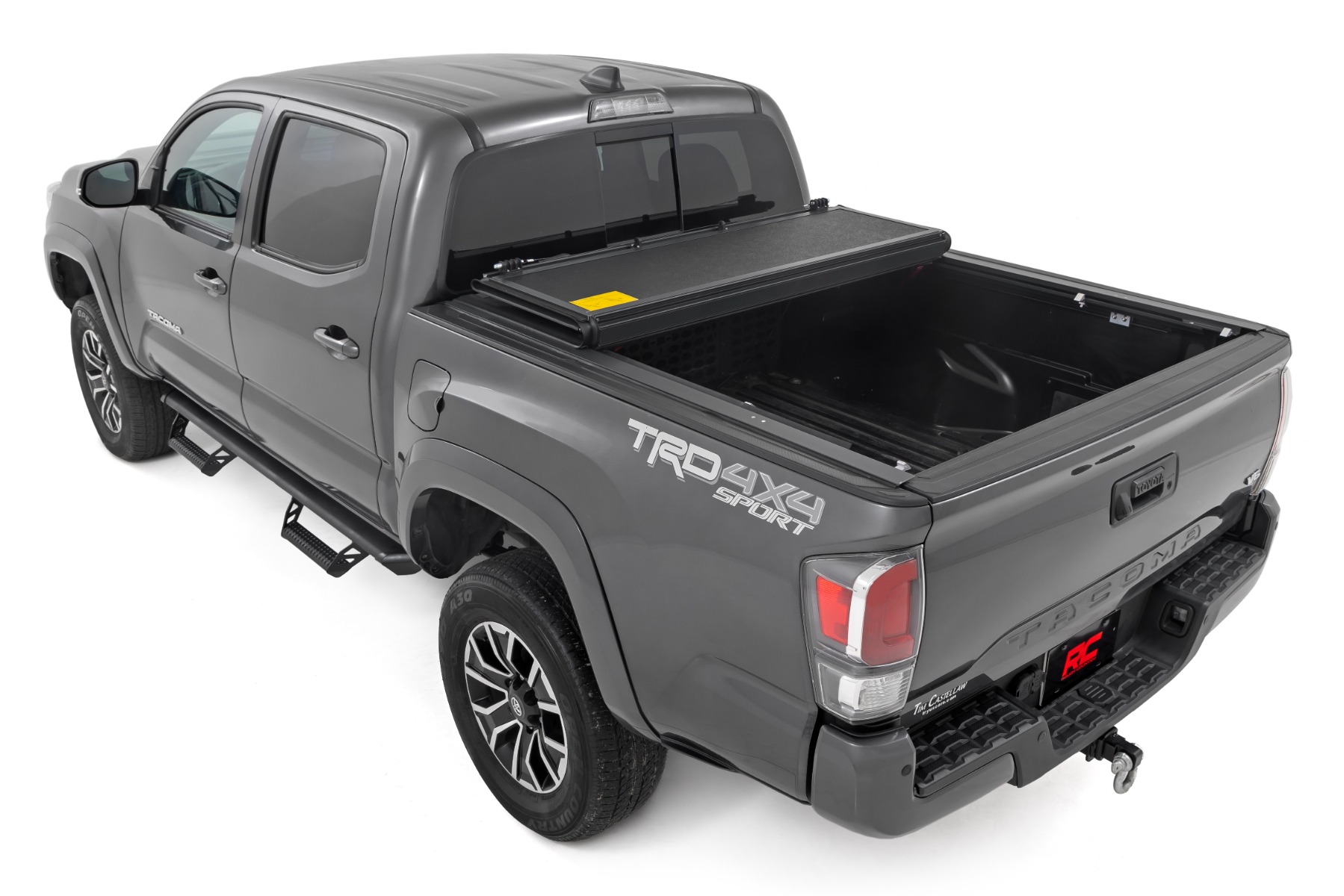 Hard Low Profile Bed Cover | 5' Bed | Toyota Tacoma 2WD/4WD (2016-2023) — view 5