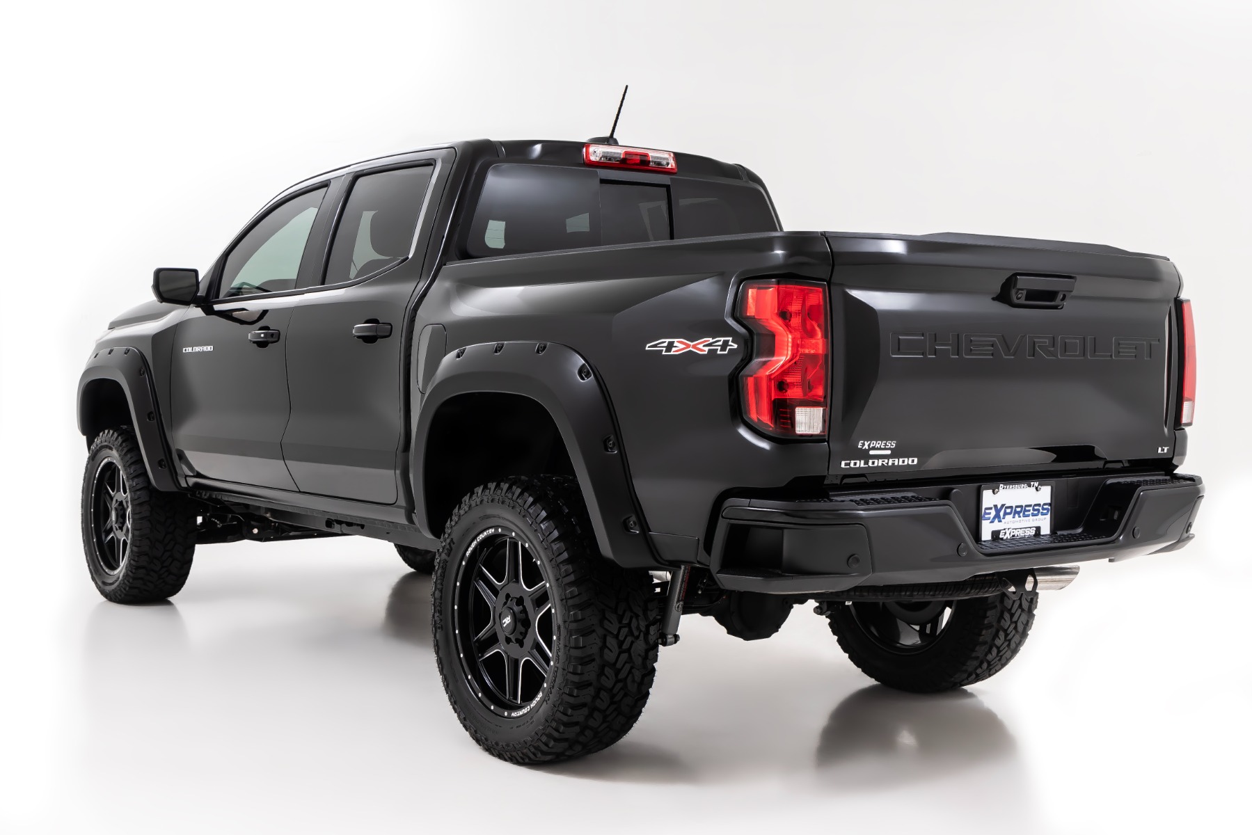 Pocket Fender Flares | GBF Sunrise Orange | Chevy Colorado 2WD/4WD (23-26) — view 4