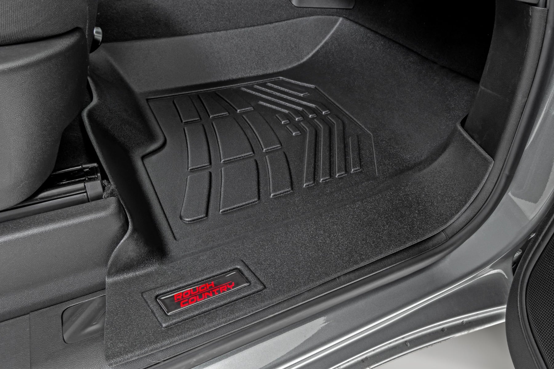 Floor Mats | FR Bucket | Crew | Chevy/GMC 1500/2500HD/3500HD (19-26) — view 4