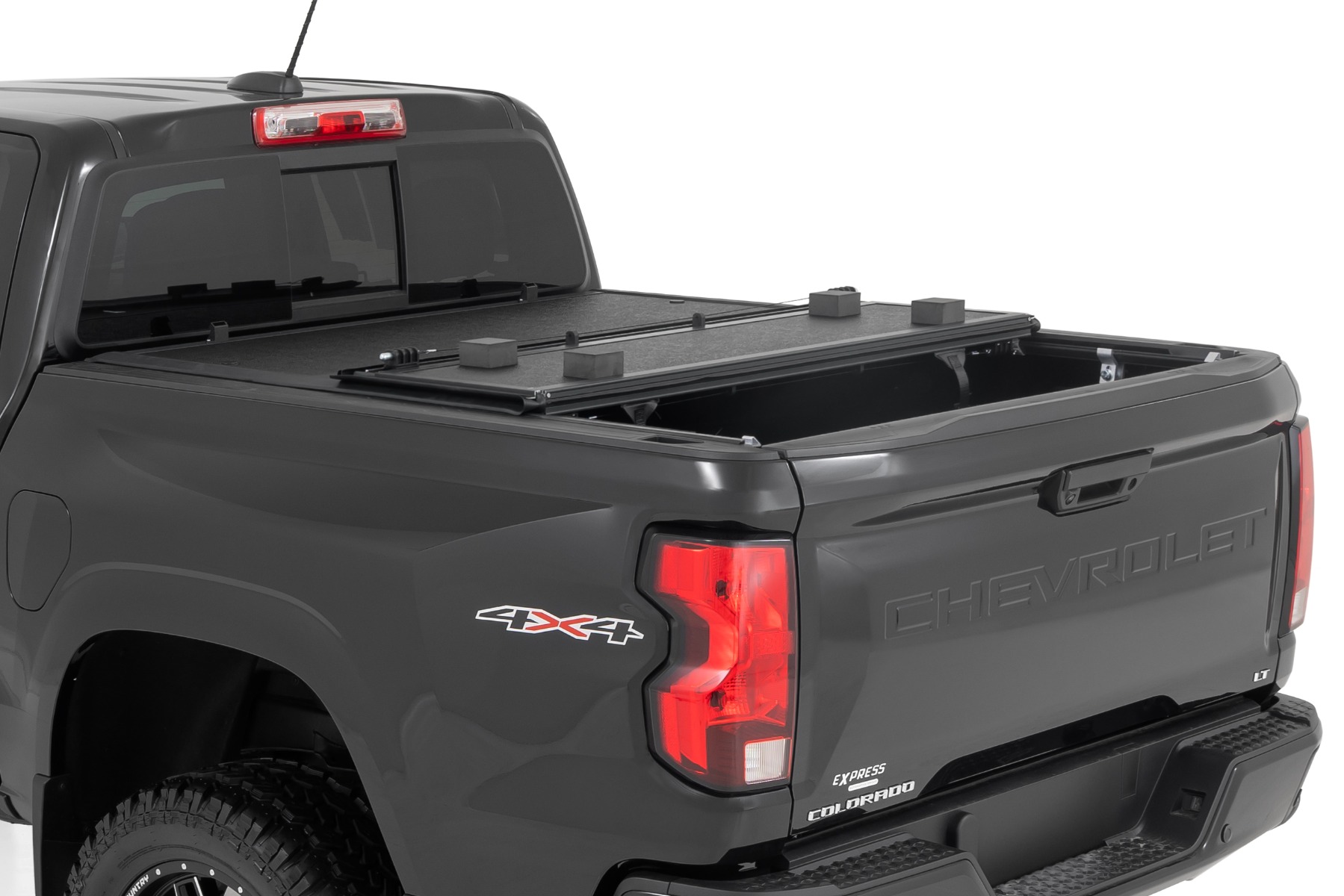 Hard Low Profile Bed Cover | 5' Bed | Chevy/GMC Canyon/Colorado (15-26) — view 2