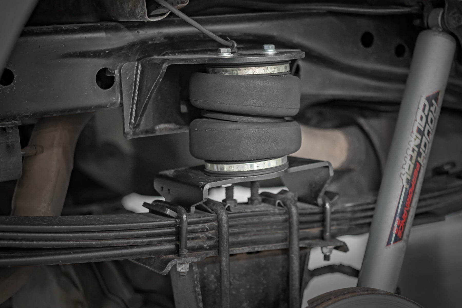 Air Spring Kit w/compressor | Wireless Controller | 0-6" Lifts | Ford F-150 (04-14) view 3