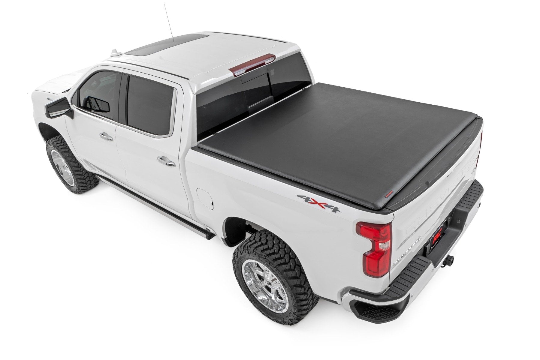Soft Roll Up Bed Cover | 5'10" Bed | Chevy/GMC Sierra 1500 (19-26)/Silverado 1500 (19-26) — view 2