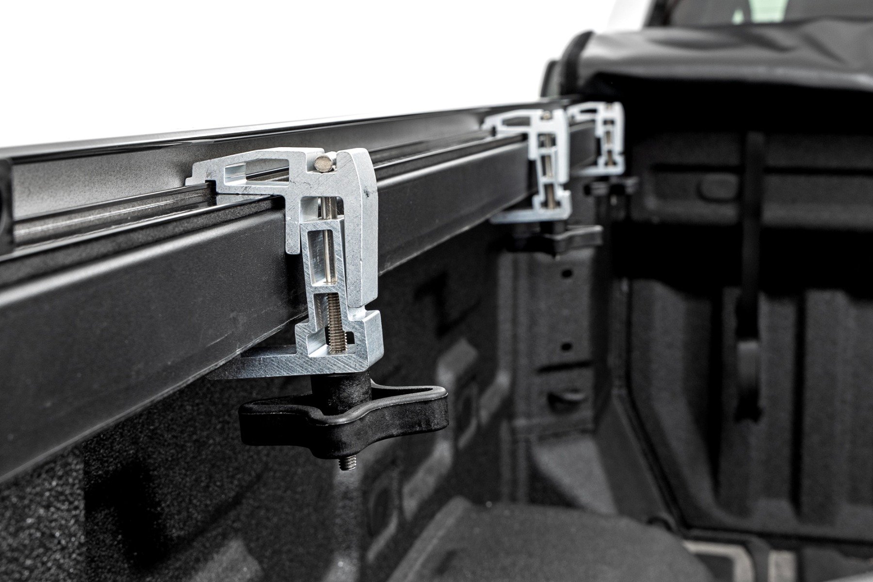 Soft Roll Up Bed Cover | 5'10" Bed | Chevy/GMC Sierra 1500 (19-26)/Silverado 1500 (19-26) — view 3