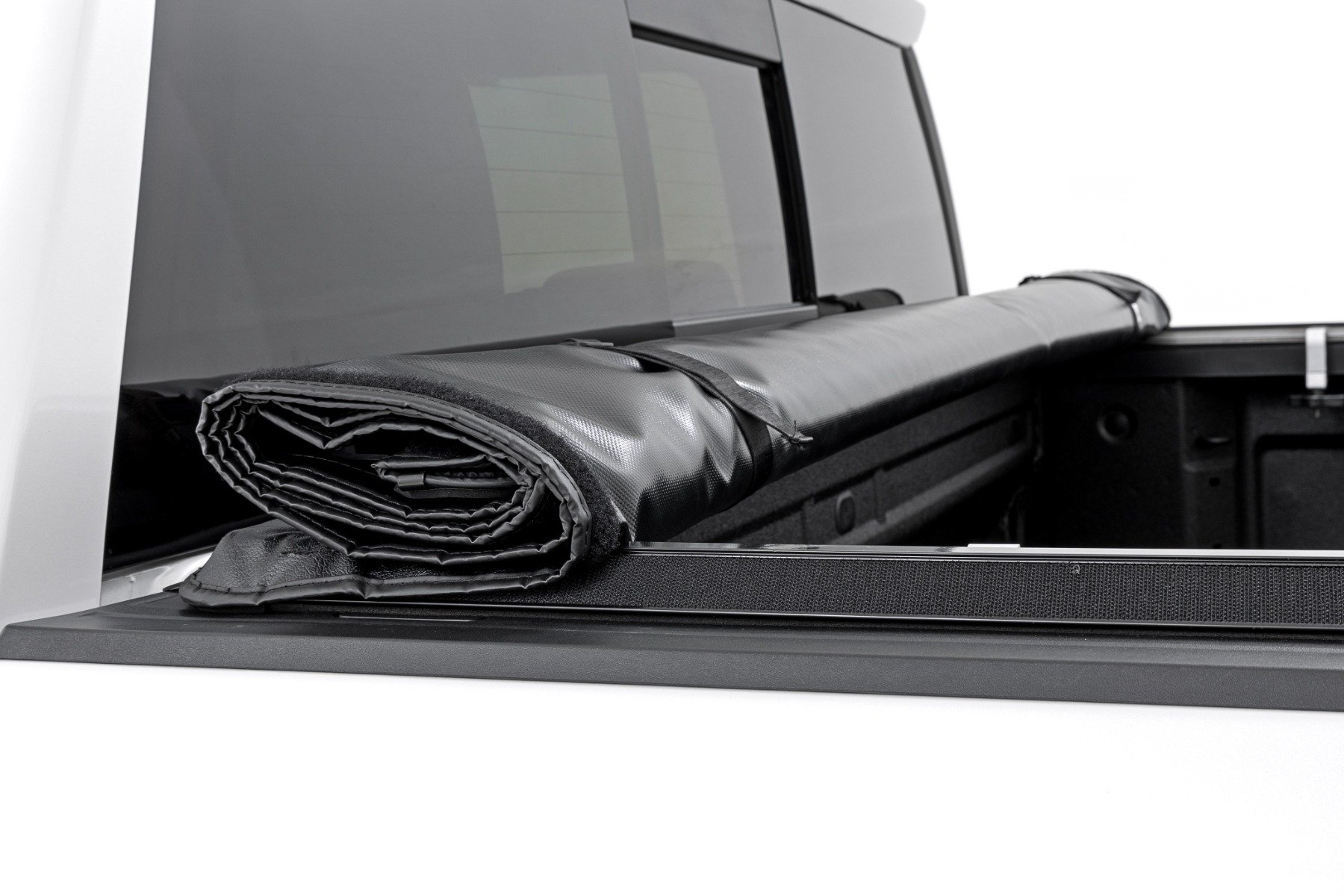 Soft Roll Up Bed Cover | 5'10" Bed | Chevy/GMC Sierra 1500 (19-26)/Silverado 1500 (19-26) — view 5