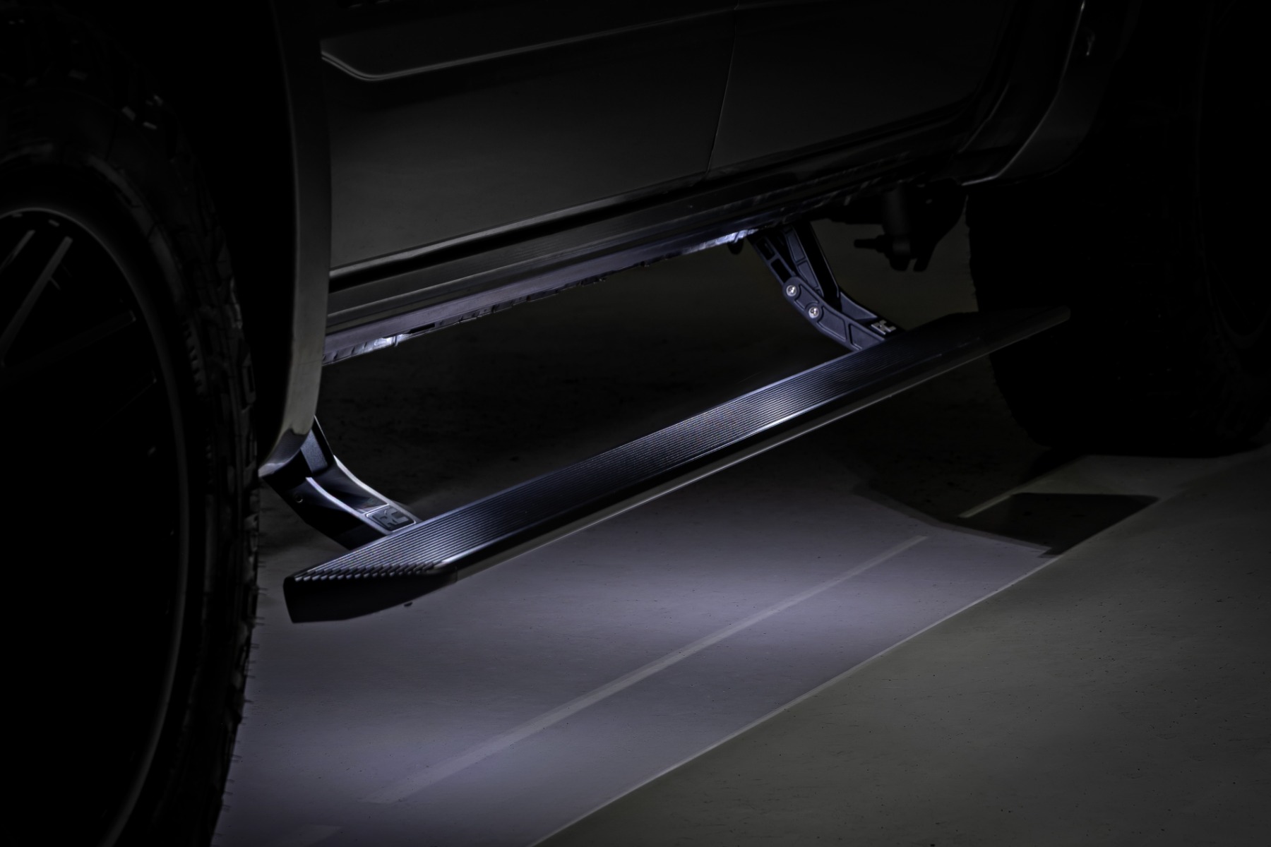 Power Running Boards | HT-Series | Crew Cab | Ram 1500 2WD/4WD (2009-2018 & Classic) — view 2