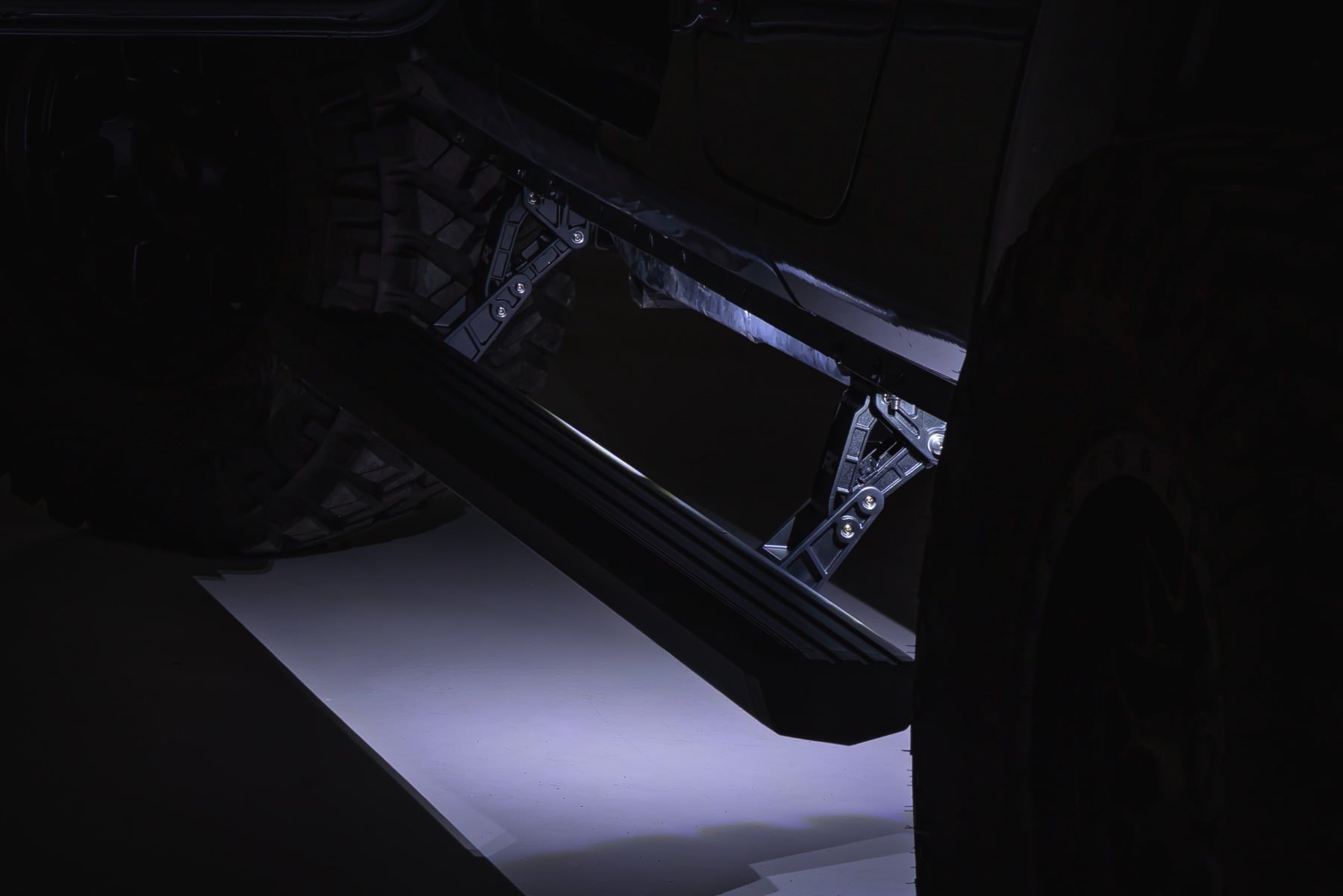 Power Running Boards | Jeep Gladiator JT 4WD (2020-2026) view 3