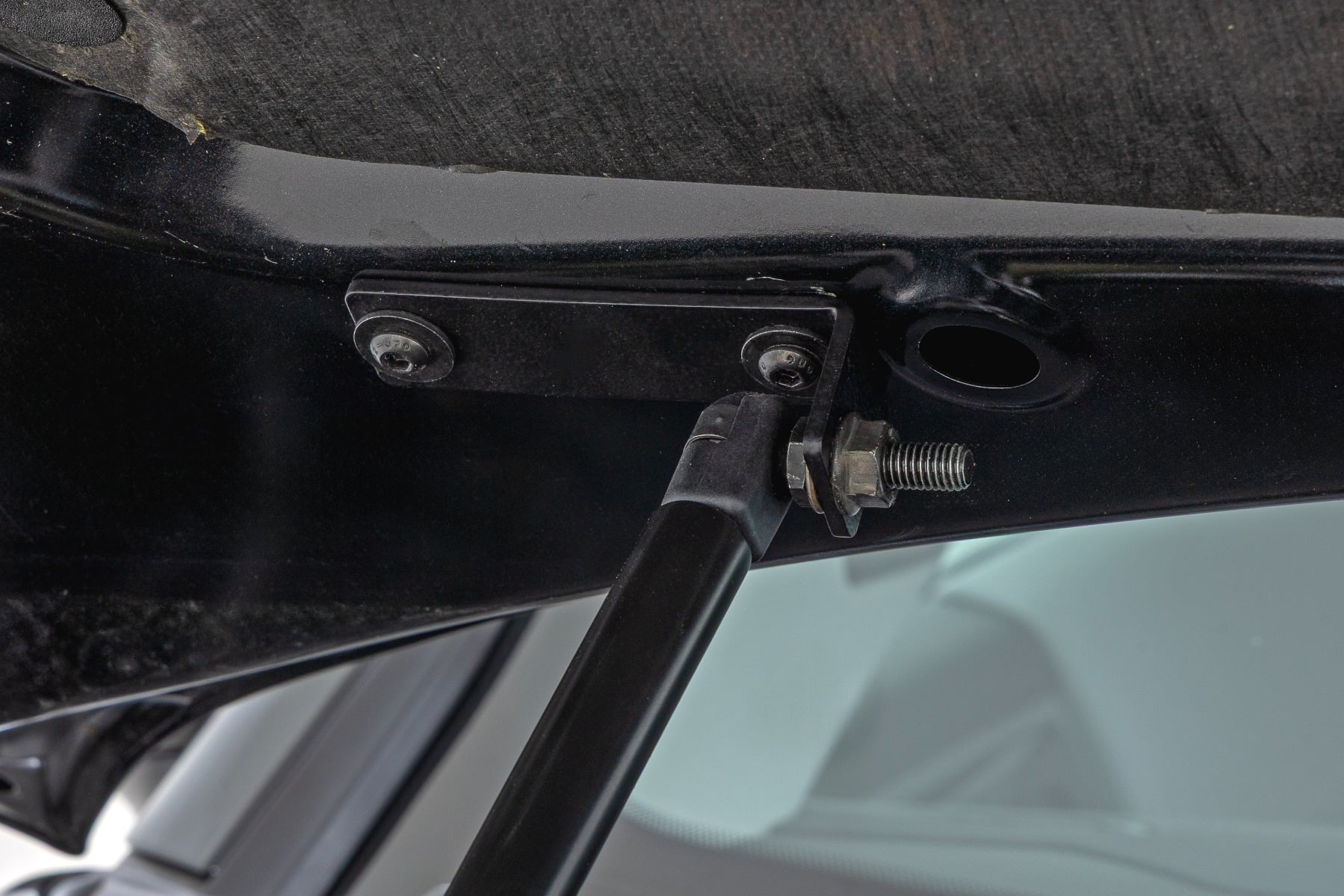 Hood Strut | Hydraulic | Mitsubishi Outlander (2022-2026) — view 5