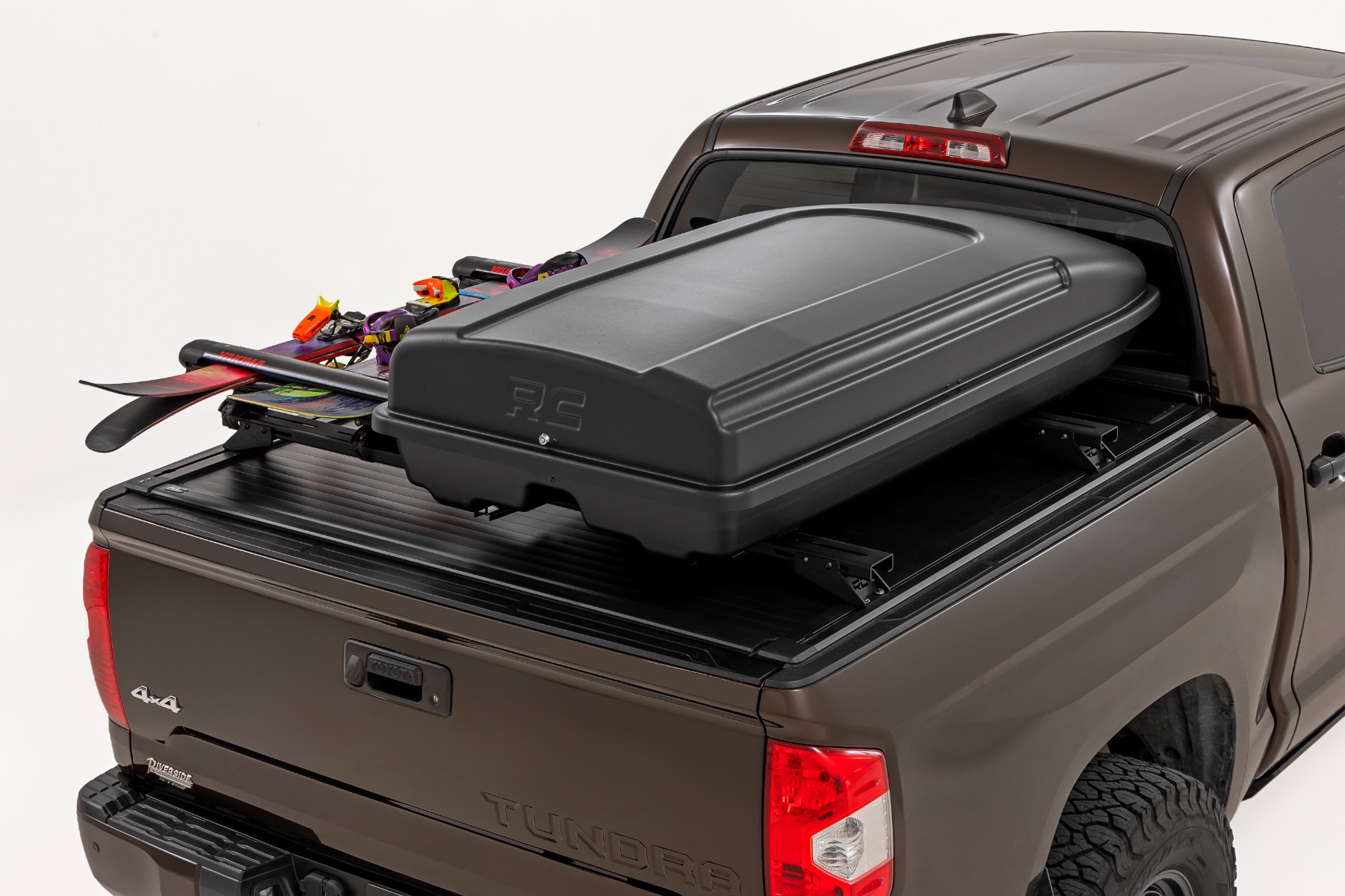 Rooftop Cargo Box | Hard Shell | Strut Assisted | 14.5 Cu. Ft. Storage — view 5