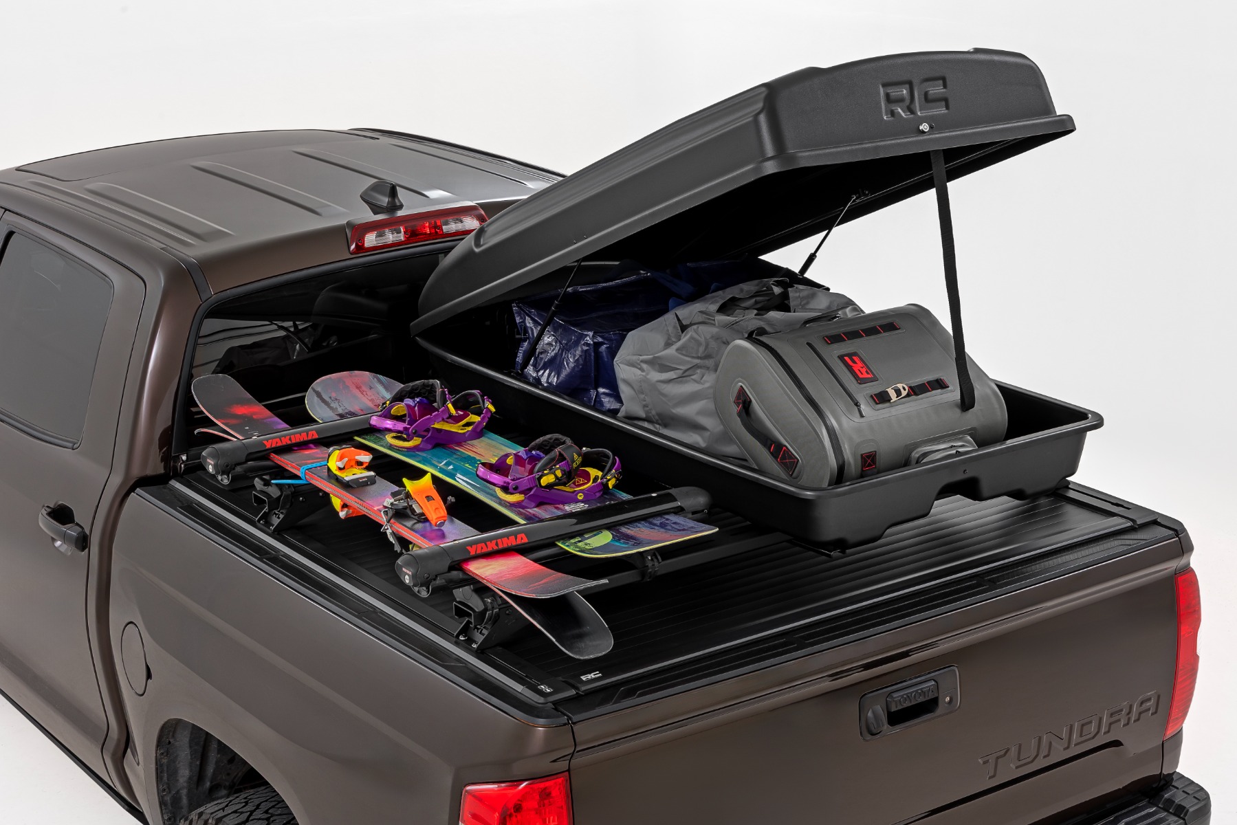 Rooftop Cargo Box | Hard Shell | Strut Assisted | 14.5 Cu. Ft. Storage — view 4