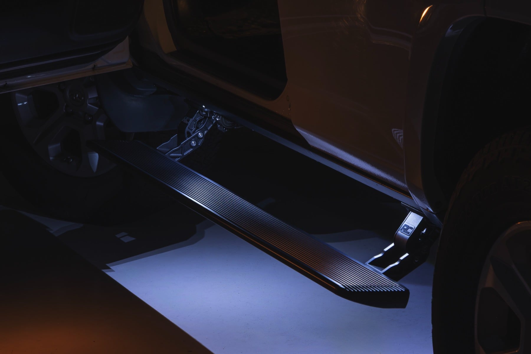 Power Running Boards | Toyota 4Runner 2WD/4WD (2010-2024) view 4