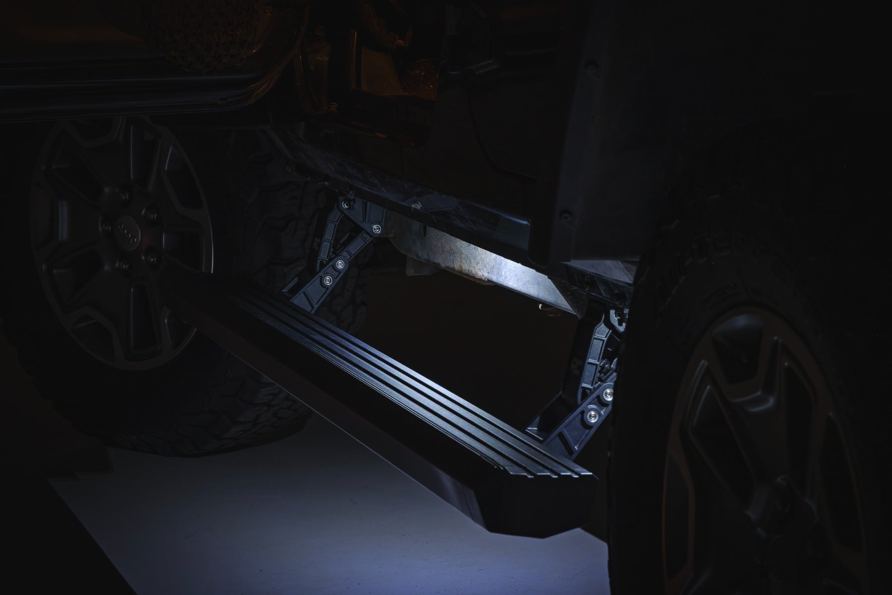 Power Running Boards | 4 Door | Jeep Wrangler Unlimited 2WD/4WD (2007-2018) — view 5