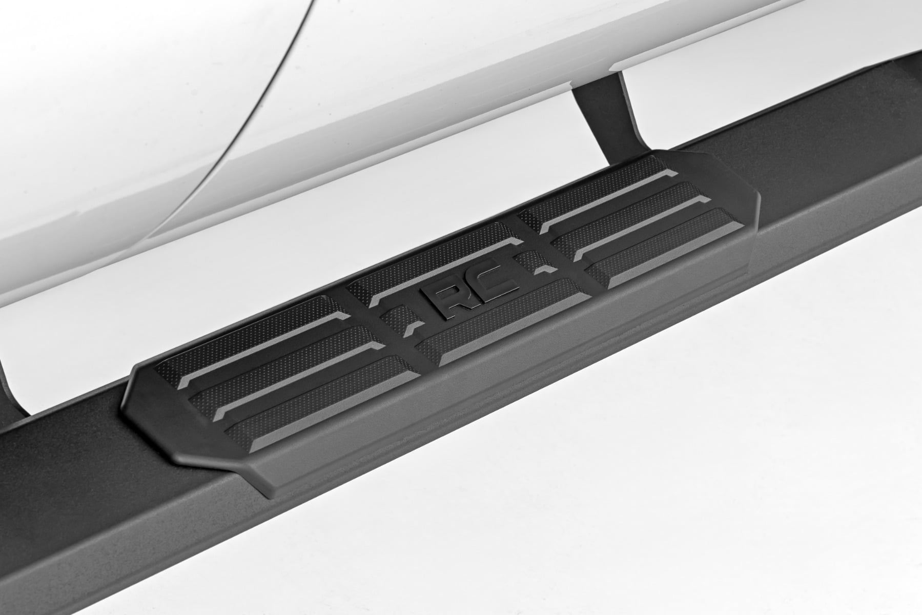 TR2 Running Boards | Ford F-250/F-350 Super Duty (99-16) — view 4
