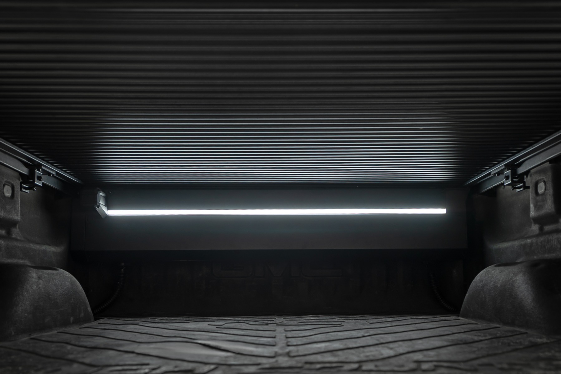 Powered Bed Cover | 6'7" Bed | Chevy/GMC 1500/2500HD/3500HD (14-19 & Classic) — view 4