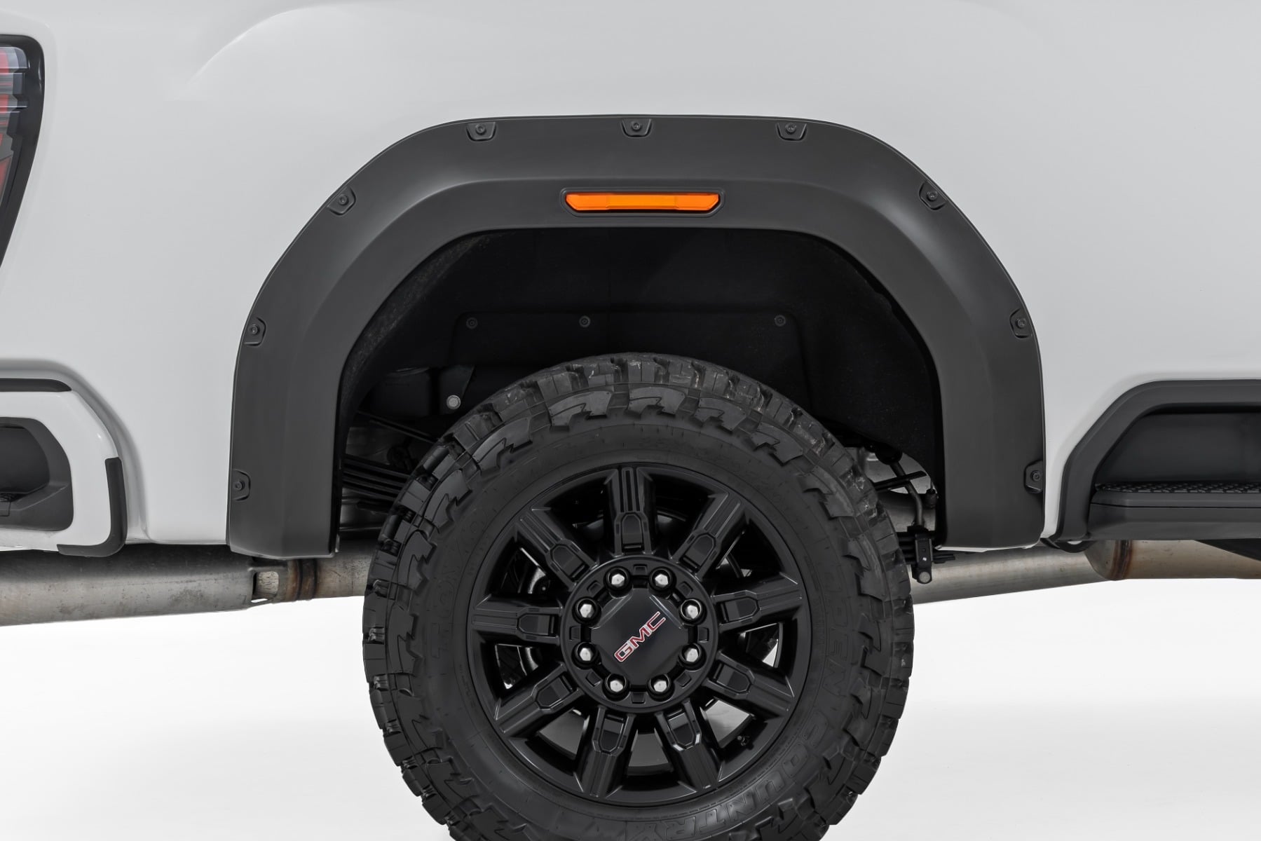 Pocket Fender Flares | GB8 Ebony Twilight | GMC Sierra 2500 HD/Sierra 3500 HD (20-26) view 3