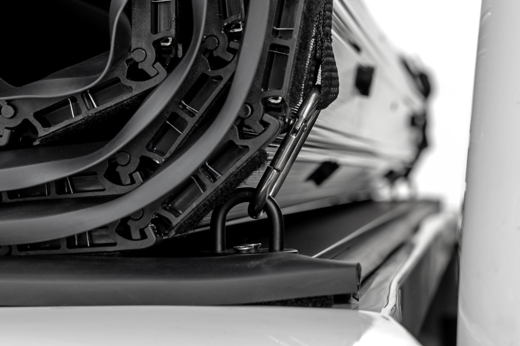 Hard Roll Up Bed Cover | 5'9" Bed | Chevy/GMC Sierra/Silverado 1500 (07-13) — view 6