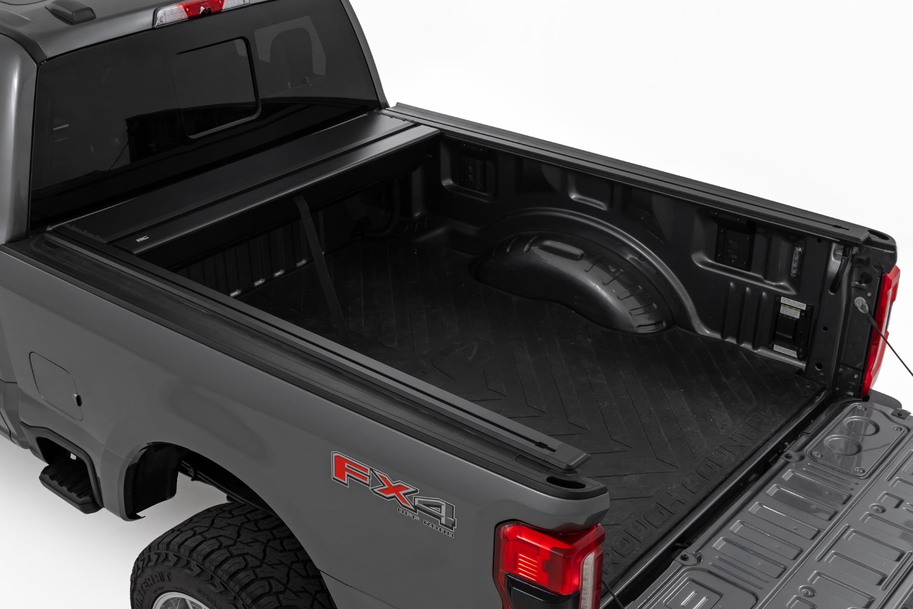 Manual Retractable Bed Cover | 6'10" Bed | Ford F-250/F-350 Super Duty (17-26) view 3