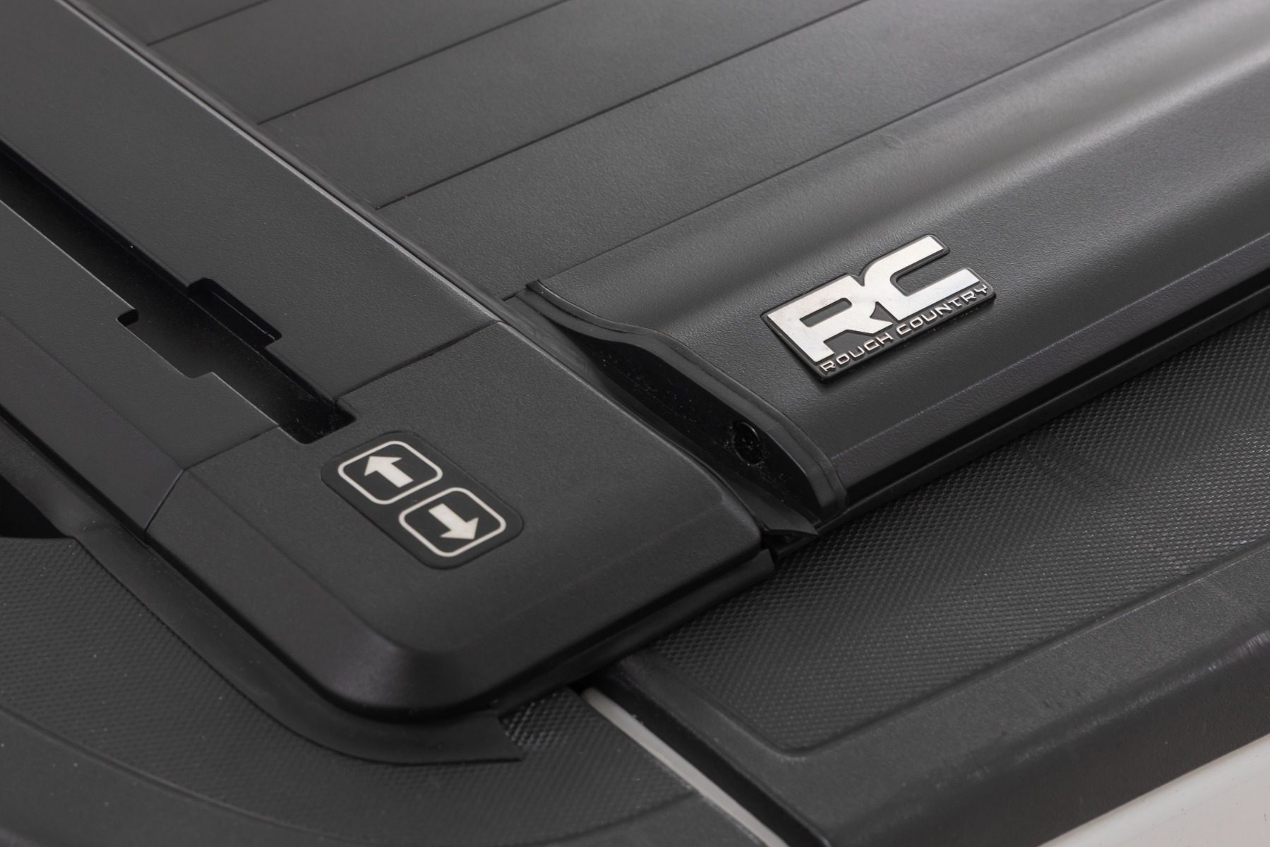 Powered Bed Cover | 6'7" Bed | Chevy/GMC 1500/2500HD/3500HD (14-19 & Classic) — view 5