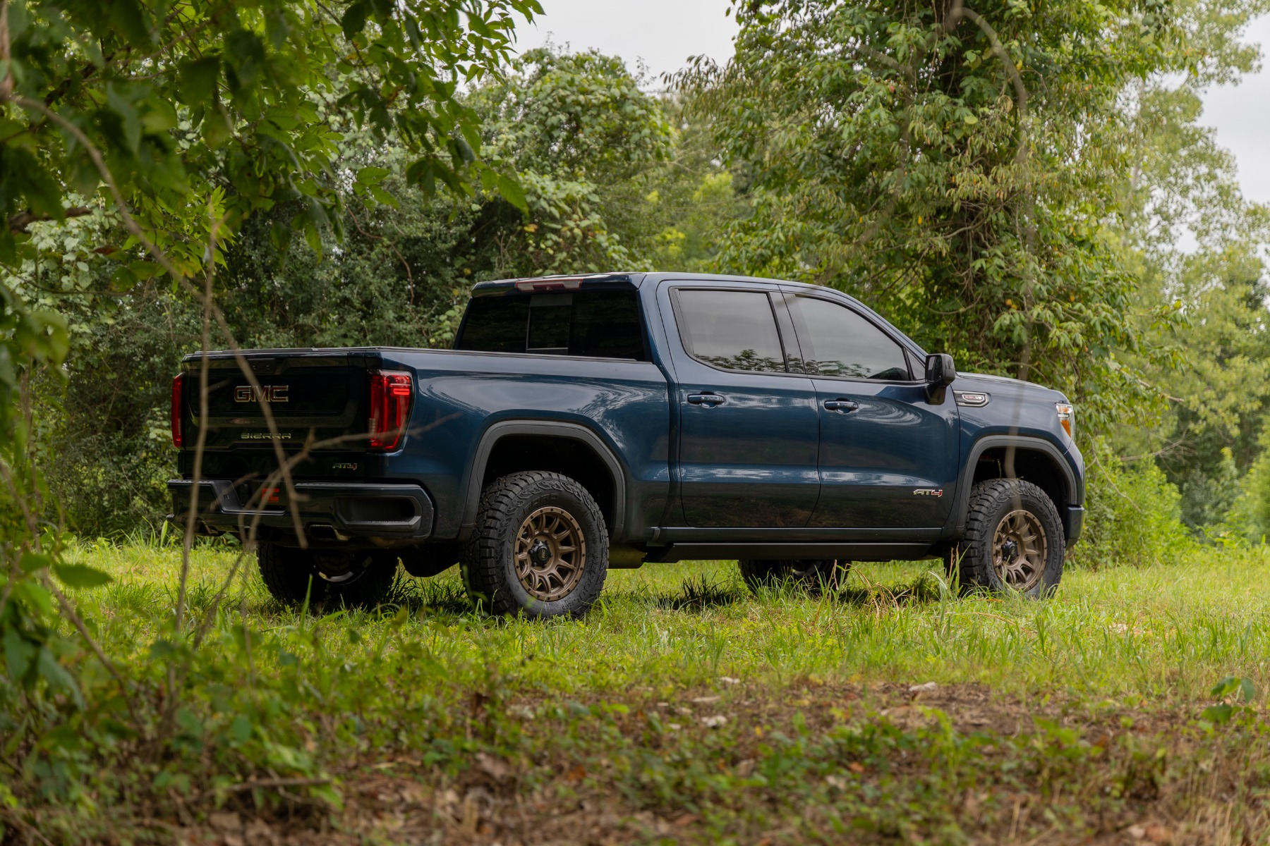 3.5 Inch Lift Kit | Mono Leaf Rear | M1 Struts/M1 | GMC Sierra 1500 (19-24) — view 6