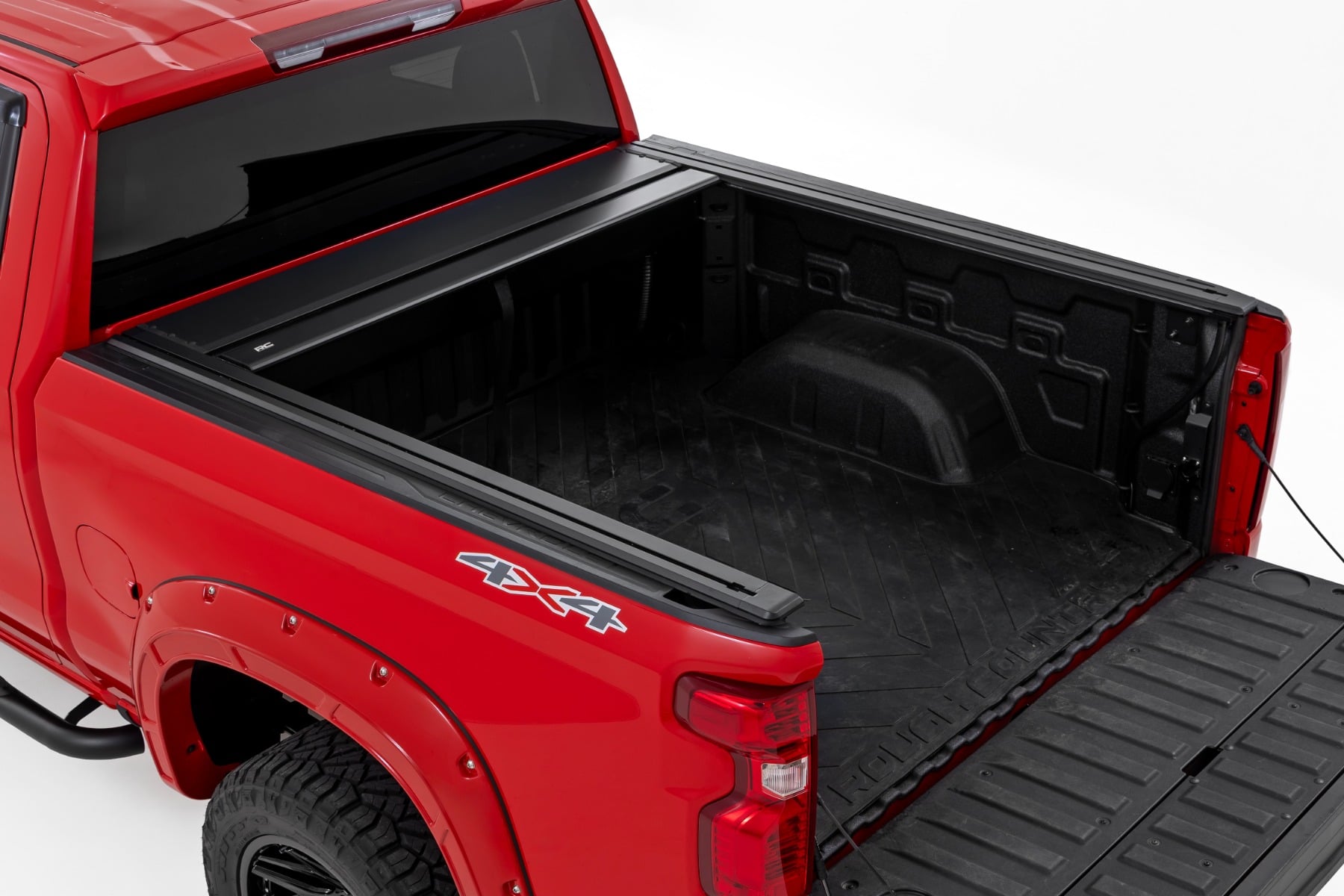 Manual Retractable Bed Cover | 5'10" Bed | Chevy/GMC Sierra 1500 (19-26)/Silverado 1500 (19-26) view 3