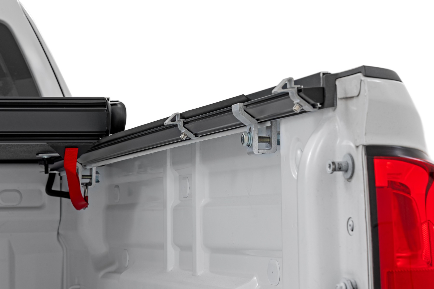 Hard Low Profile Bed Cover | 6' Bed | Chevy/GMC Canyon/Colorado (15-26) — view 5
