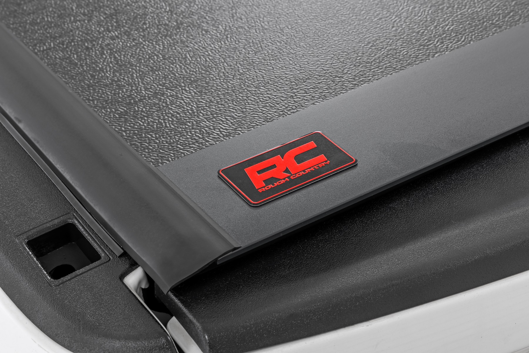 Hard Low Profile Bed Cover | 6'4" Bed | Ram 1500/2500/3500 2WD/4WD (10-25 & Classic) — view 6