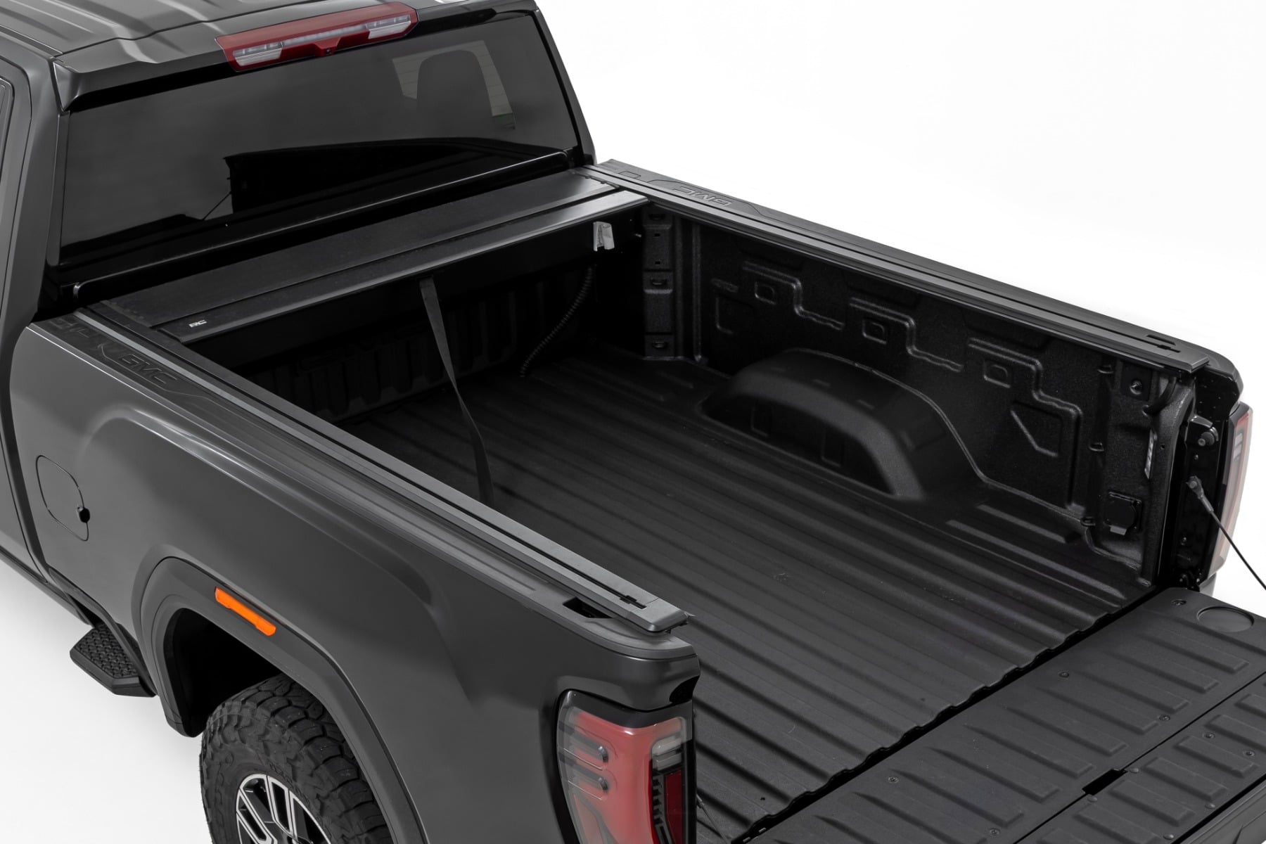 Manual Retractable Bed Cover | 6'9" Bed | Chevy/GMC 2500HD/3500HD (20-26) view 3
