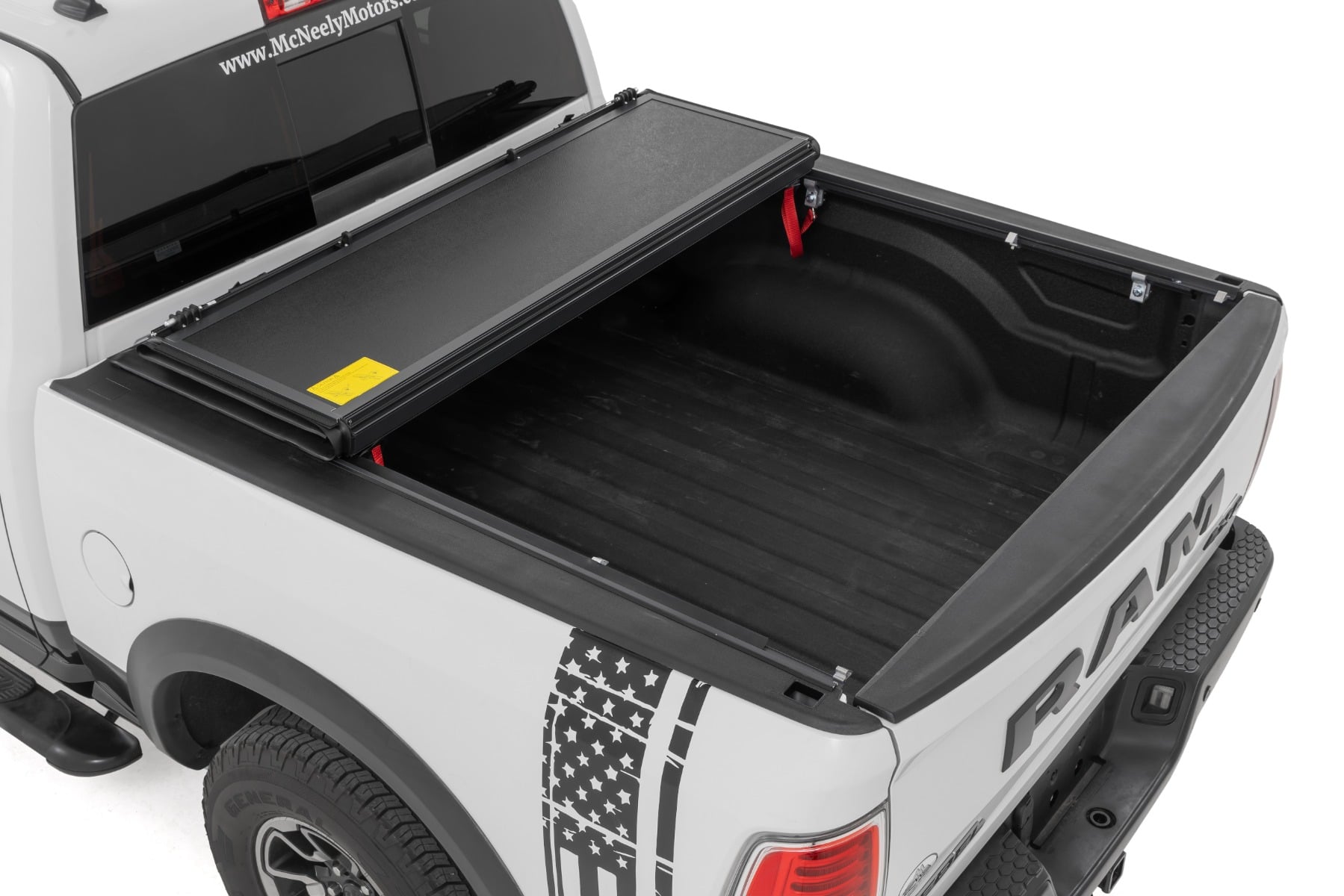 Hard Low Profile Bed Cover | 6'4" Bed | Ram 1500/2500/3500 2WD/4WD (10-25 & Classic) — view 2