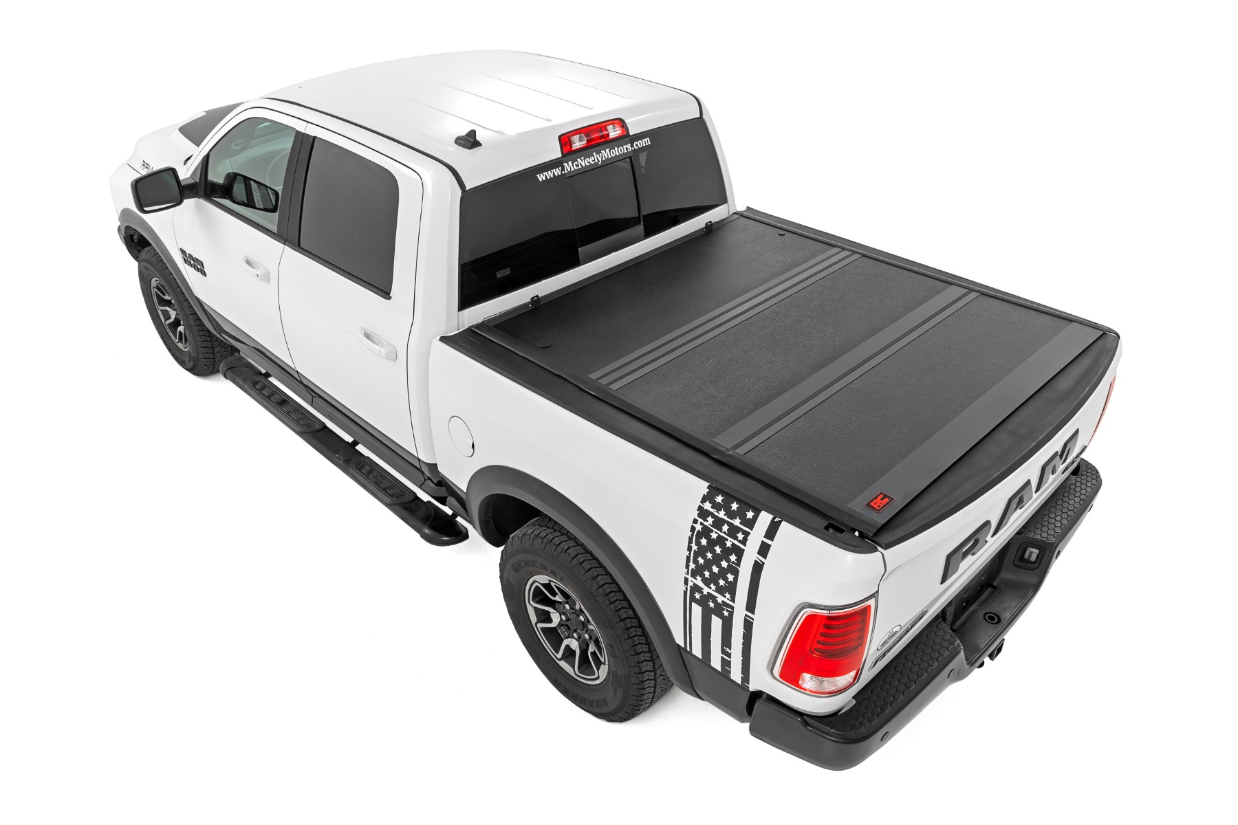 Hard Low Profile Bed Cover | 5'7" Bed | No Rambox | Ram 1500 2WD/4WD (2009-2018 & Classic) — view 3