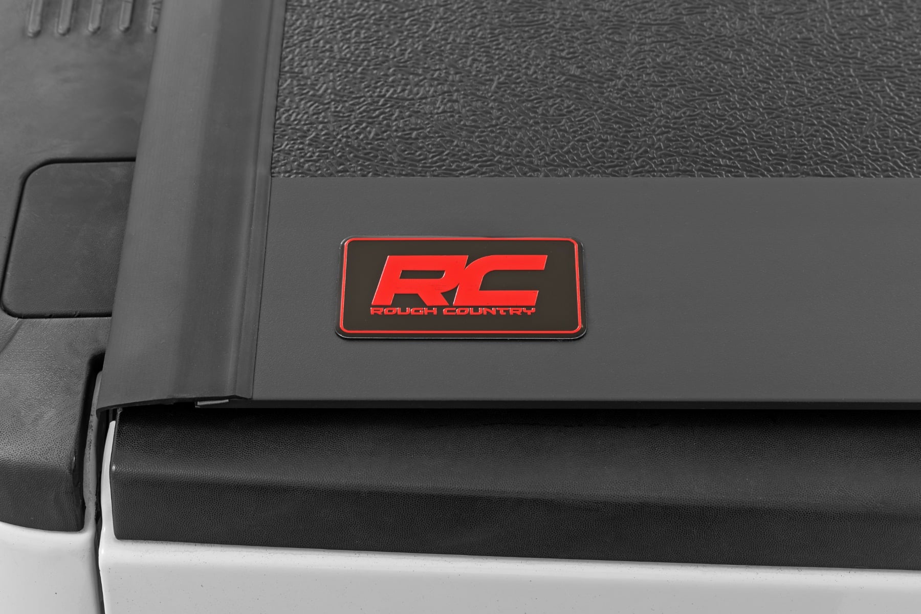 Hard Low Profile Bed Cover | 6'7" Bed | Ford F-150 2WD/4WD (2004-2014) — view 6