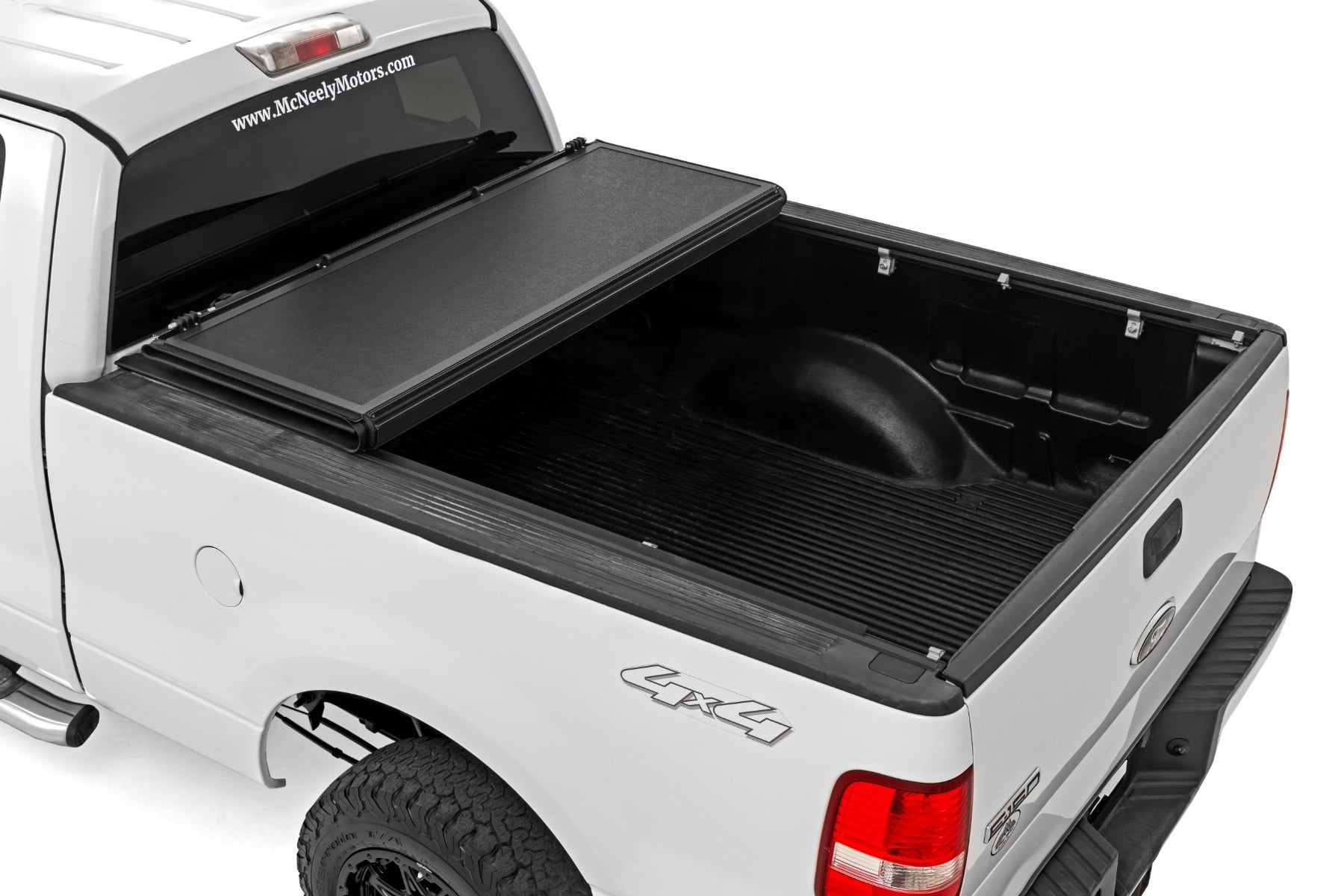 Hard Low Profile Bed Cover | 6'7" Bed | Ford F-150 2WD/4WD (2004-2014) — view 2