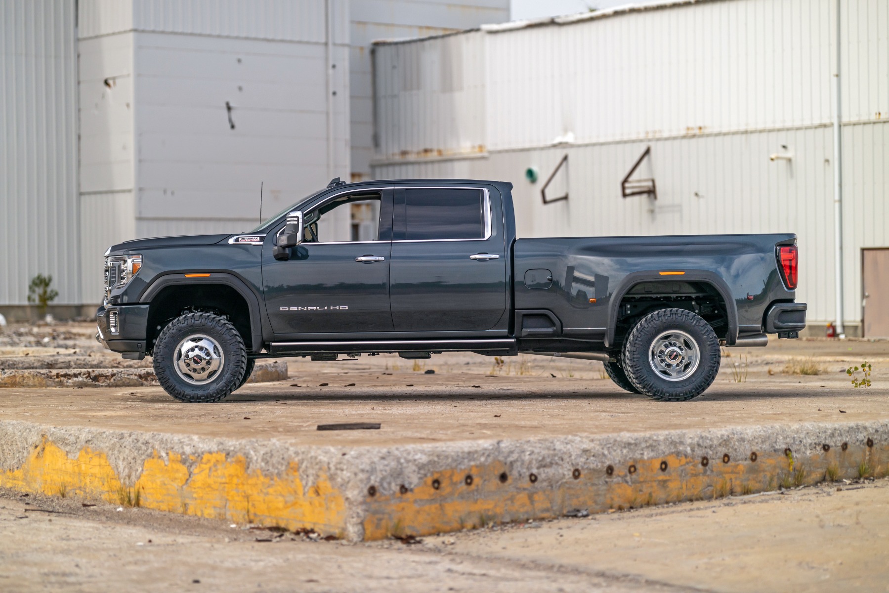 3 Inch Lift Kit | UCAs | V2 | Chevy/GMC Sierra 3500 HD/Silverado 3500 HD (20-26) view 3