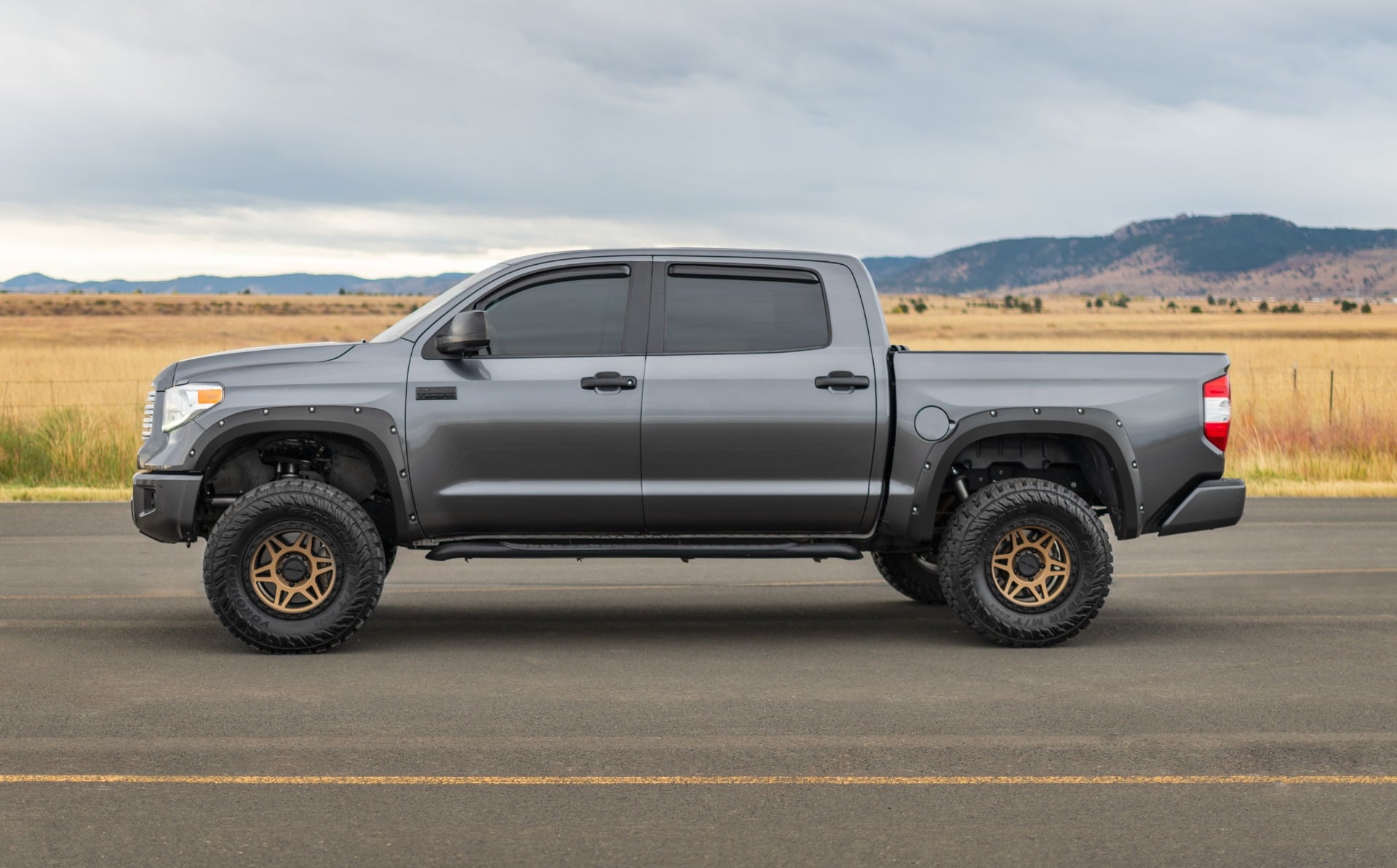 Pocket Fender Flares | 6 & 8' Bed | Gloss Black | Toyota Tundra (14-21) — view 3