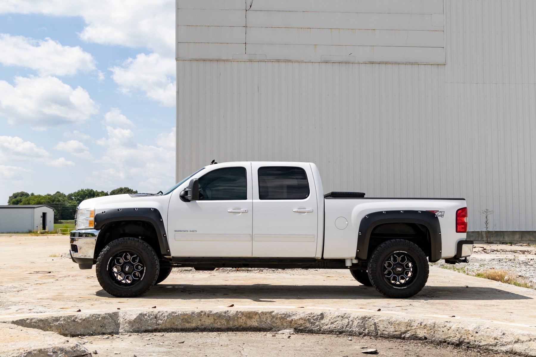 Pocket Fender Flares | 6'7" & 8' Bed | Chevy Silverado 1500/2500HD/3500HD (07-14) — view 3