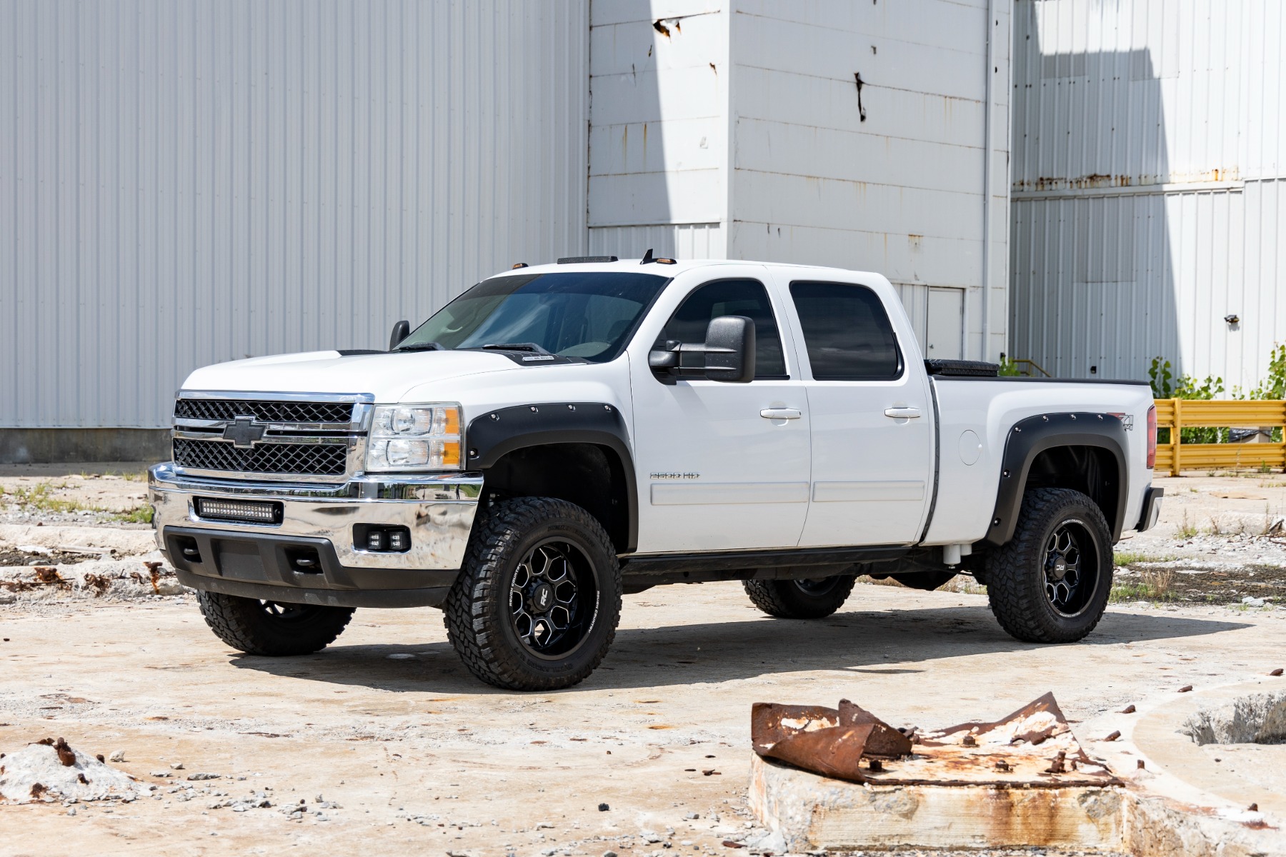 Pocket Fender Flares | 6'7" & 8' Bed | GAN Silver | Chevy Silverado 1500/2500HD/3500HD (07-14) — view 4