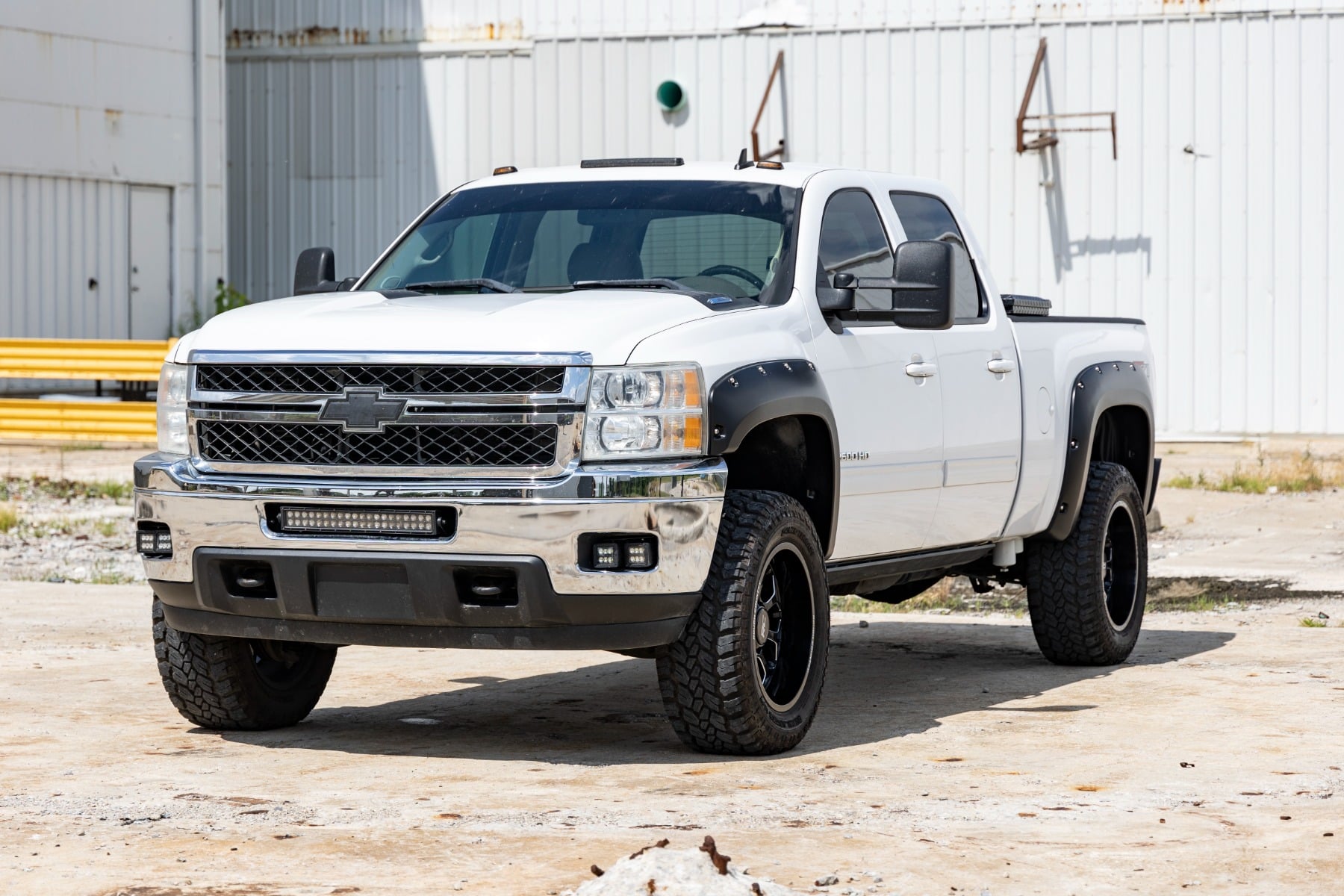 Pocket Fender Flares | GAZ Summit White | Chevy Silverado 1500/2500HD/3500HD (07-14) — view 2