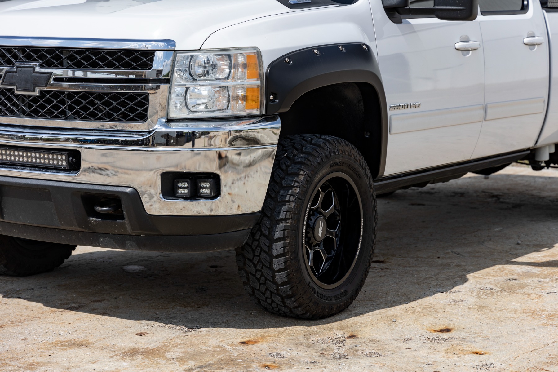 Pocket Fender Flares | 6'7" & 8' Bed | GCN Victory Red | Chevy Silverado 1500/2500HD/3500HD (07-14) — view 5