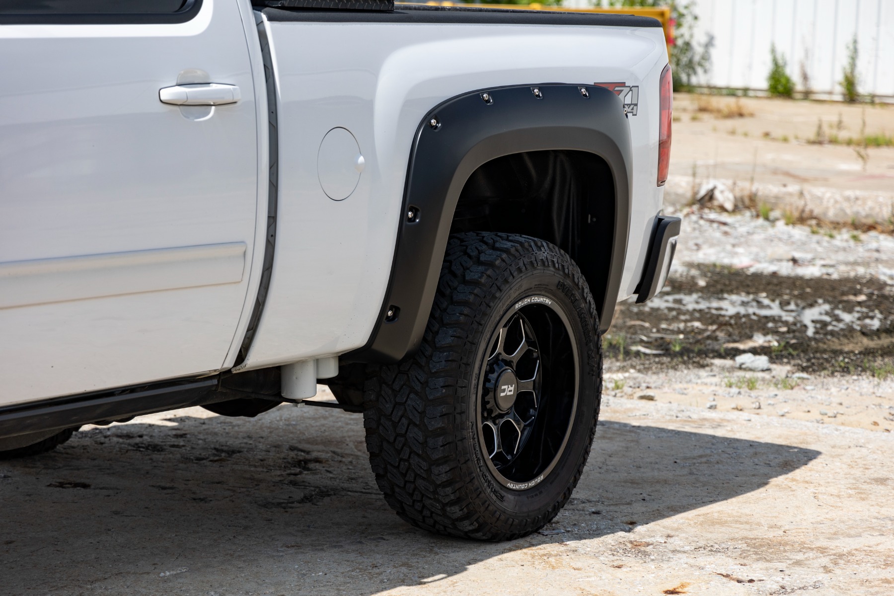 Pocket Fender Flares | 6'7" & 8' Bed | GCN Victory Red | Chevy Silverado 1500/2500HD/3500HD (07-14) — view 6
