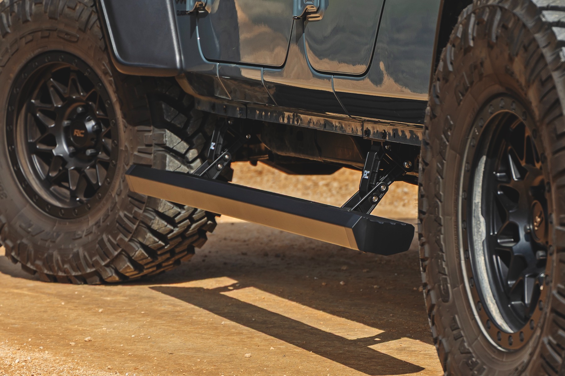 Power Running Boards | Jeep Gladiator JT 4WD (2020-2026) — view 6