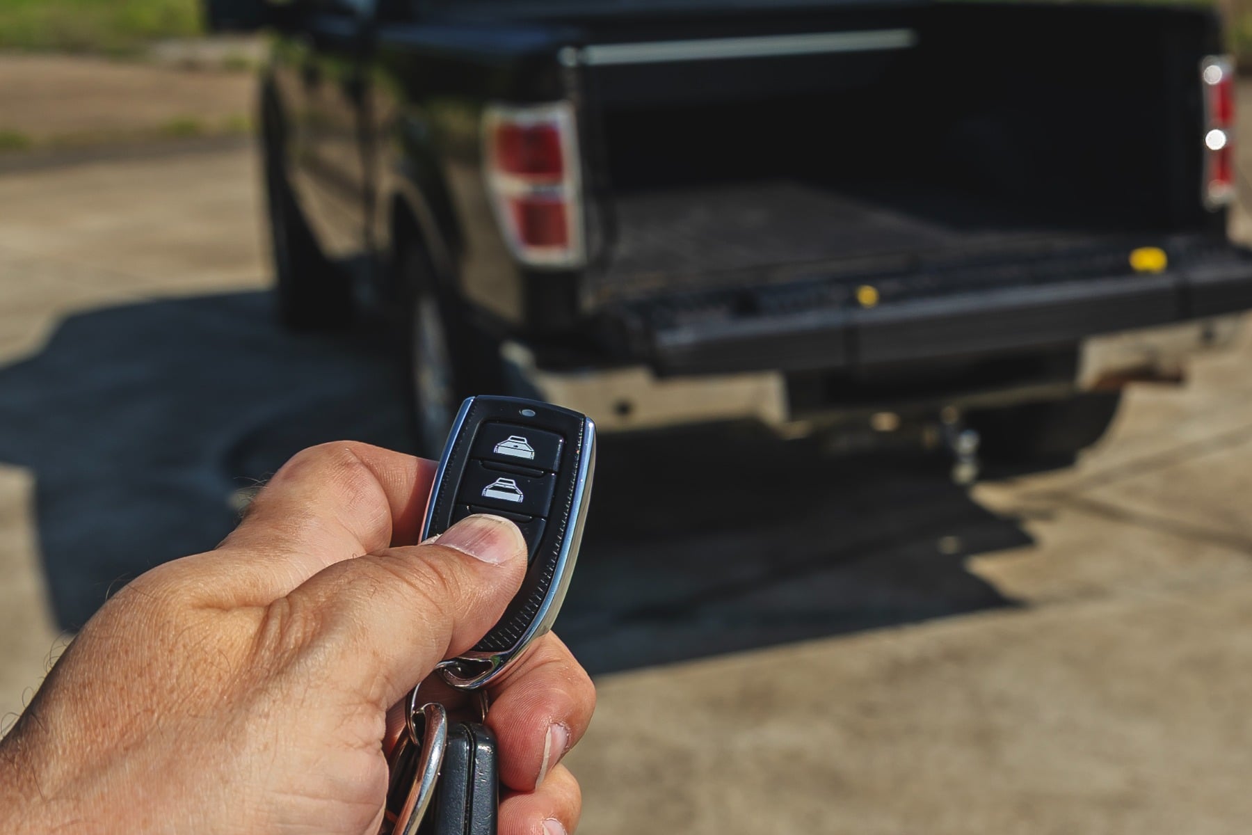 Powered Retractable Bed Cover | 5'7" Bed | Ford F-150 2WD/4WD (2009-2014) view 4