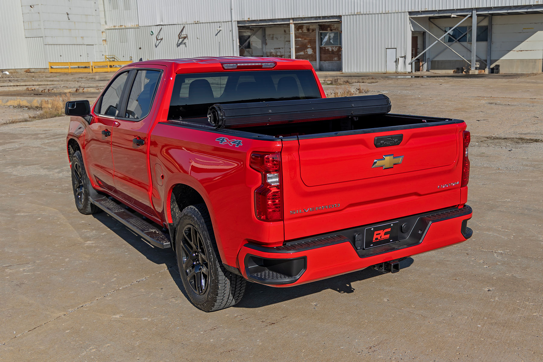 Hard Roll Up Bed Cover | 6'7" Bed | Chevy/GMC Sierra 1500 (19-26)/Silverado 1500 (19-26) — view 6