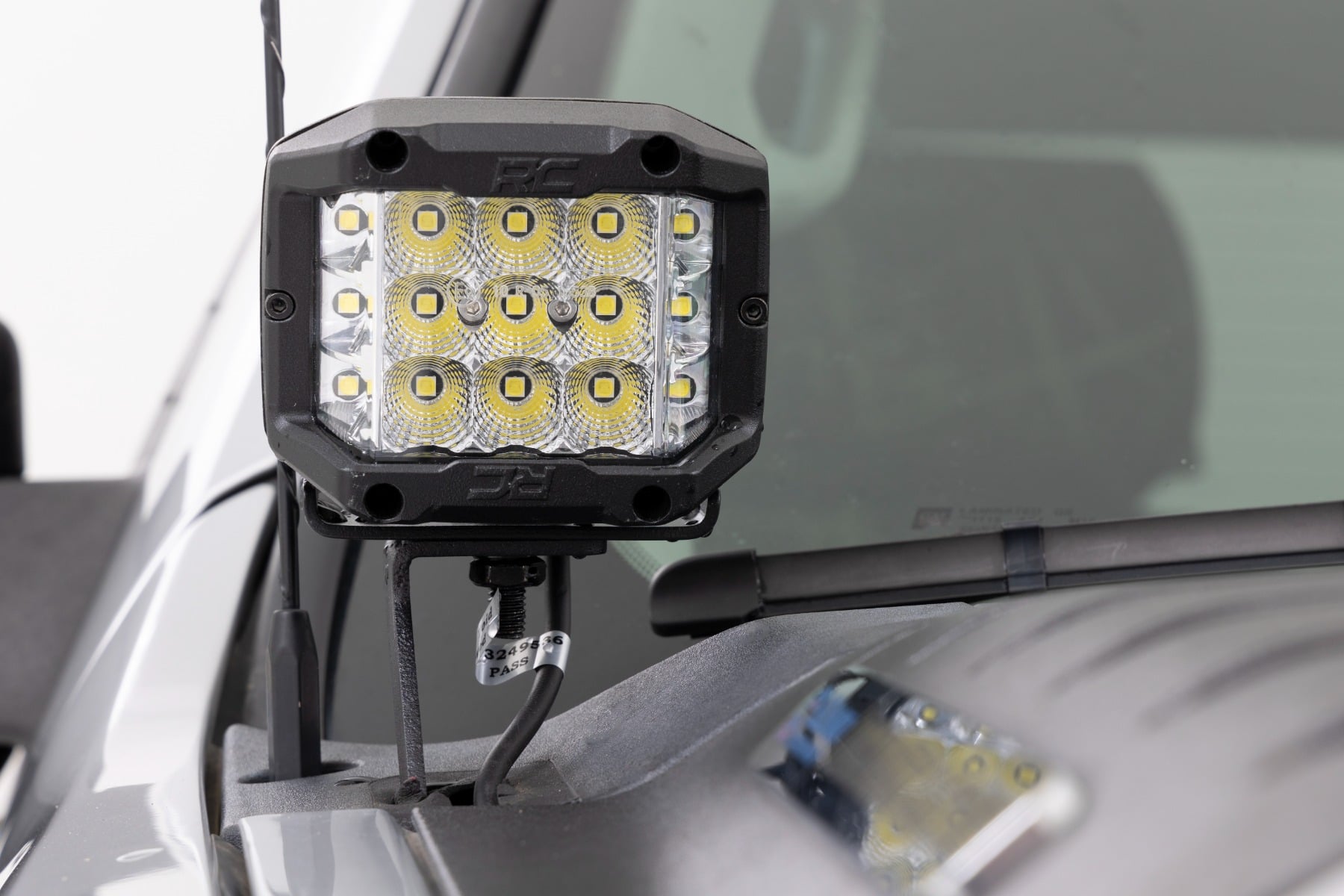 LED Light Kit | Ditch Mount |  3" OSRAM | Wide | Chevy 1500 & Chevy/GMC 2500HD/3500HD (07-14) — view 5