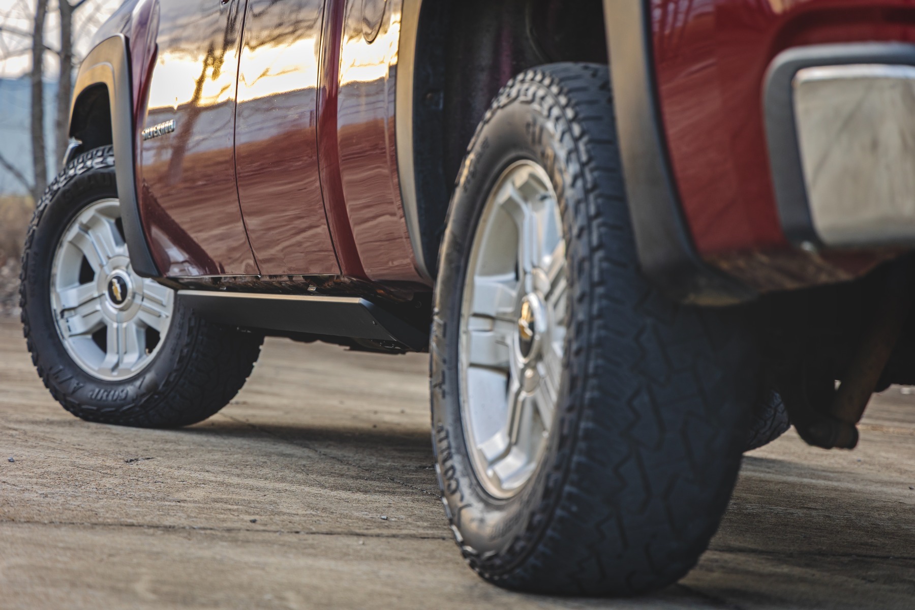 Power Running Boards | HT-Series | Double Cab | Chevy/GMC 1500/2500HD/3500HD (14-18) — view 4