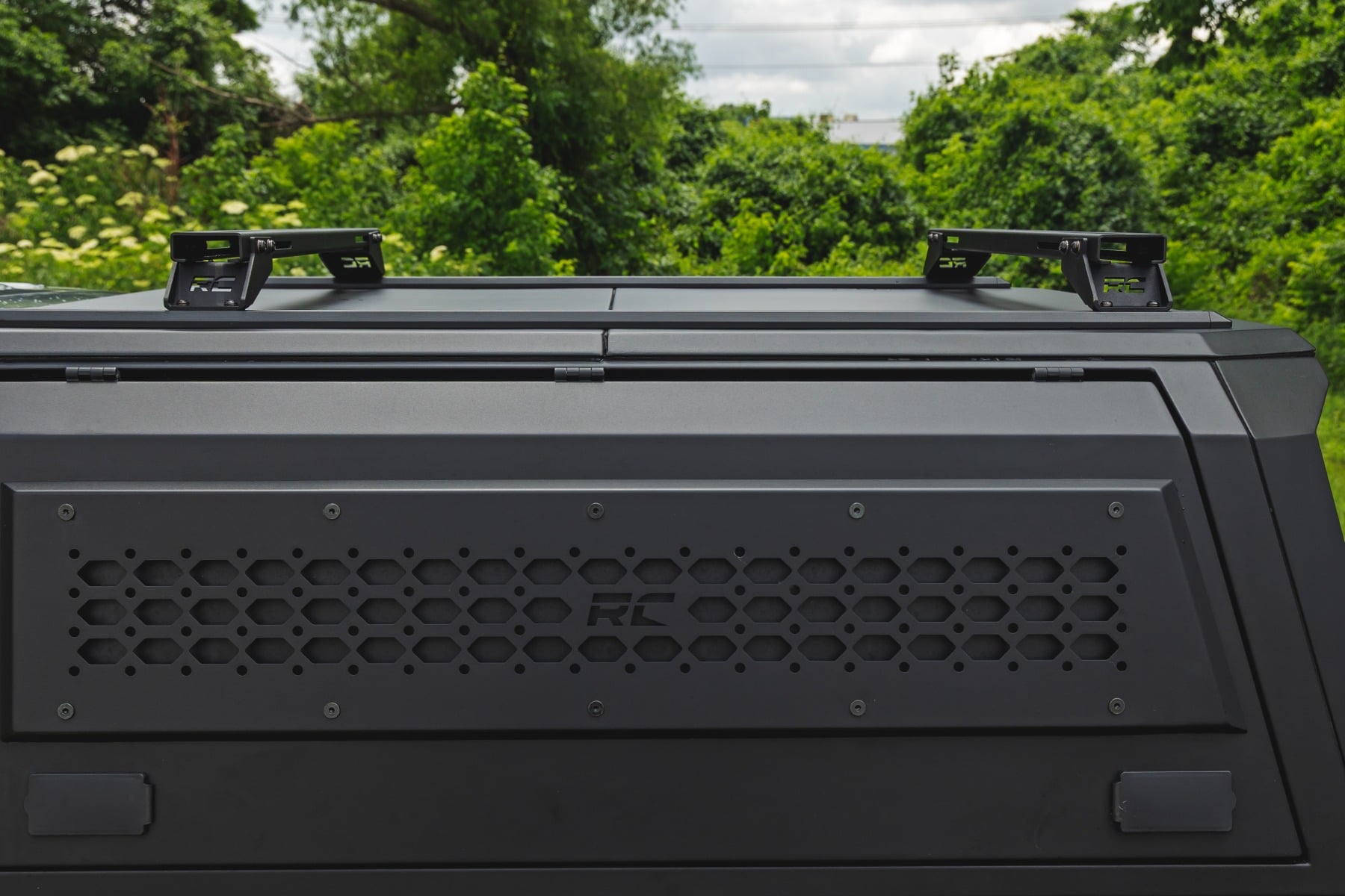 Adjustable Crossbars | Universal T-Slot | Bed Cap — view 5